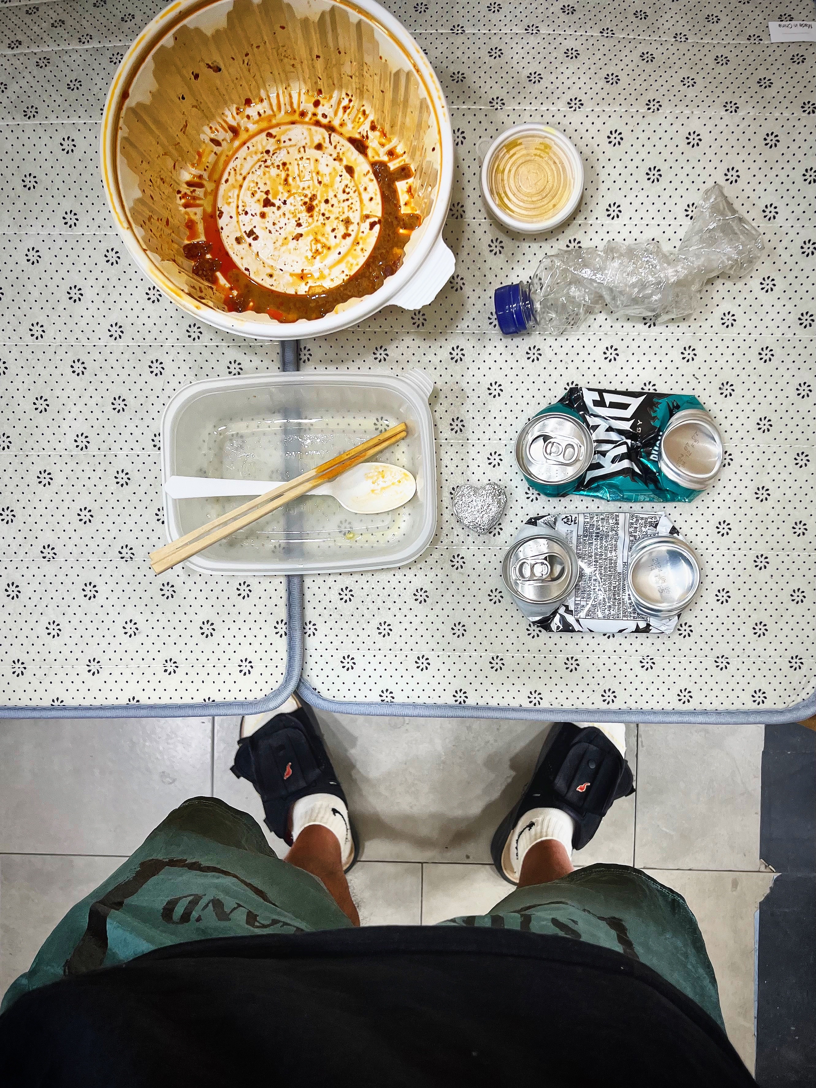 Supreme x Undercover Studded 6-Panel Brown Camo - 23SS, Supreme x Undercover Studded Cargo Pant Brown - 23SS 착용 스타일 - 4