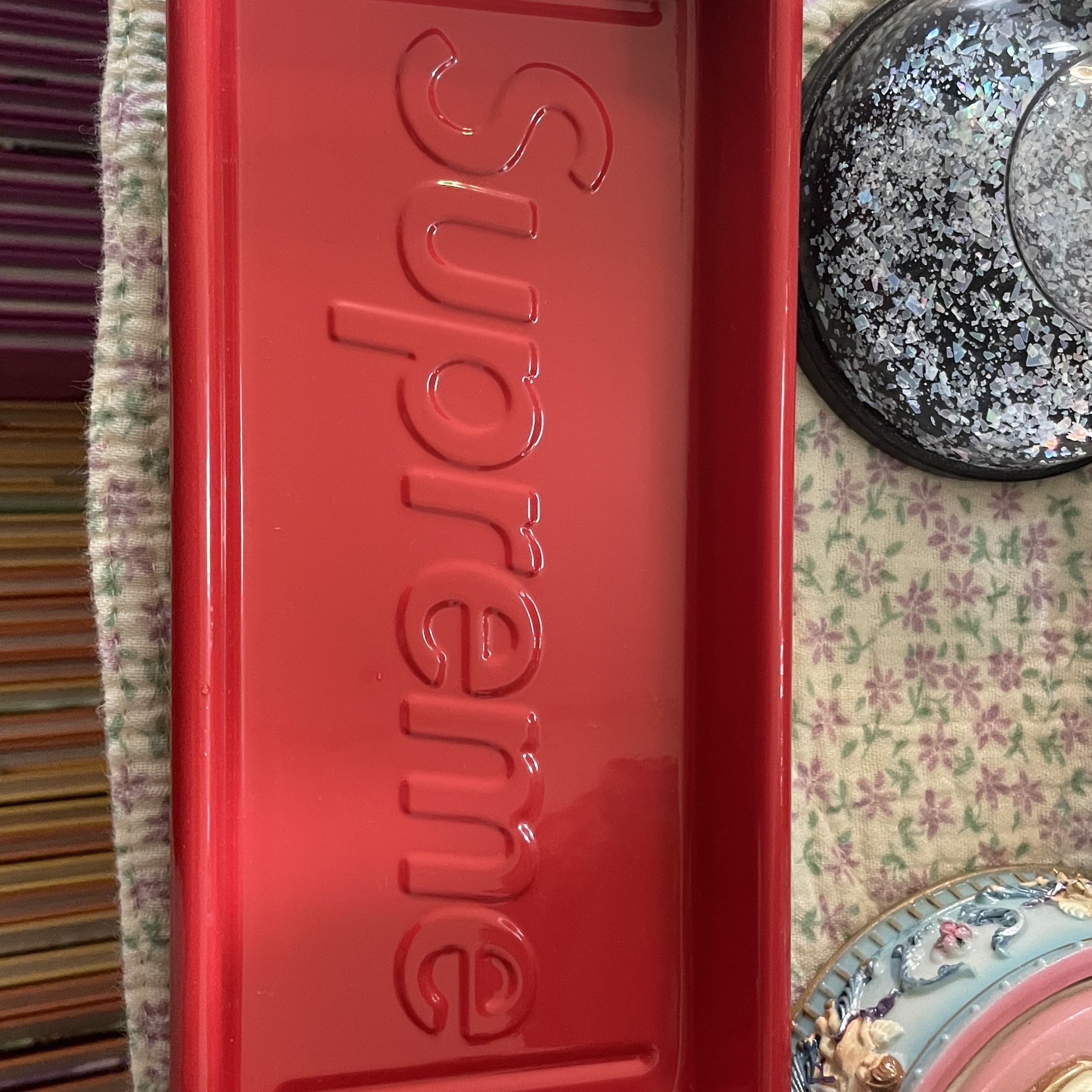 Supreme x Dulton Tray Red - 23SS 착용 스타일