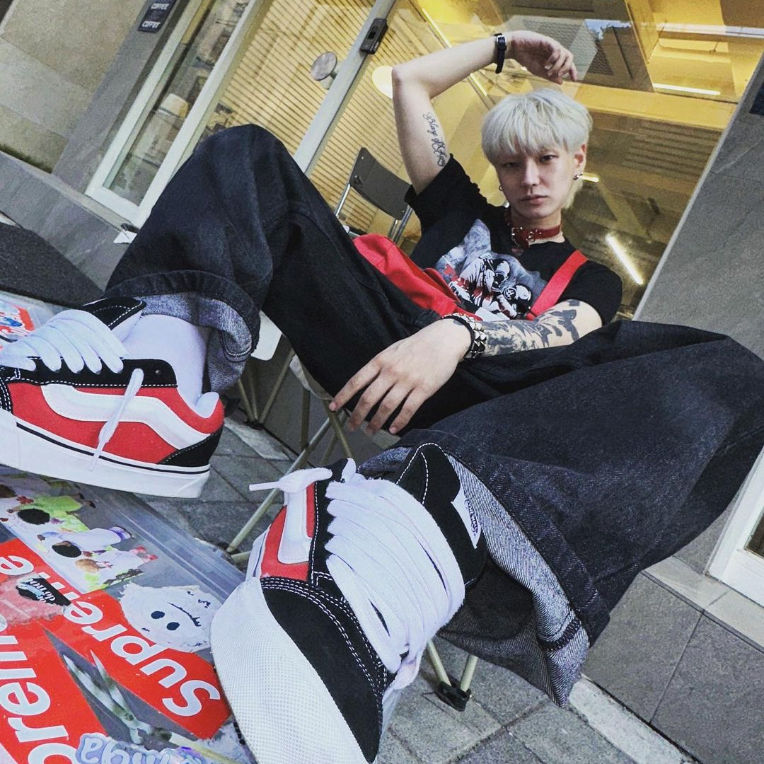 Vans Knu-Skool Red True White 착용 스타일 - 2