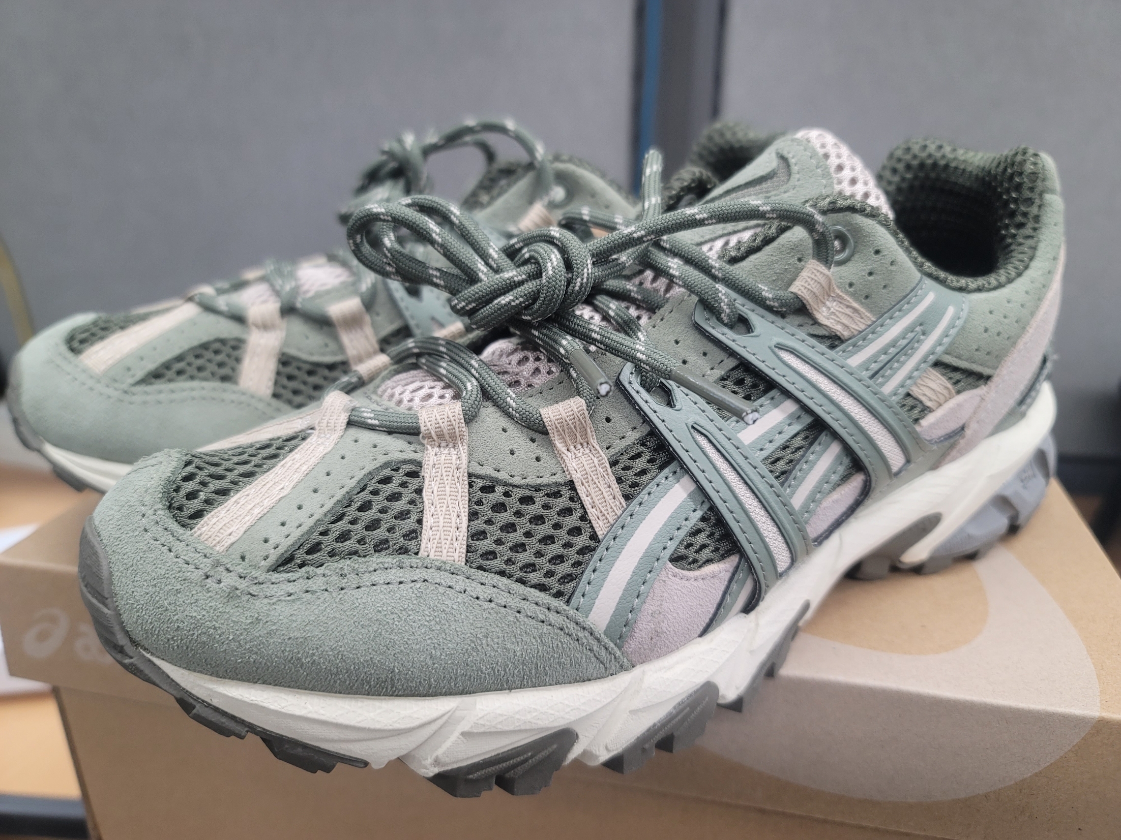 Asics Gel-Sonoma 15-50 Mantle Green Lichen Green 착용 스타일