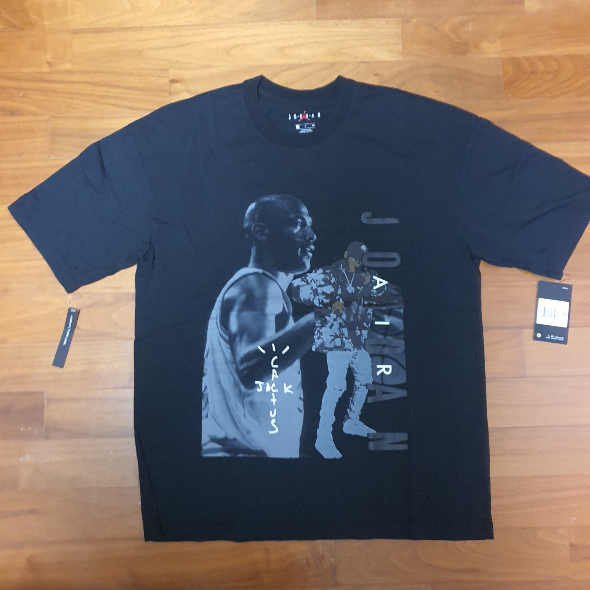 Jordan x Travis Scott T-Shirt 착용 스타일