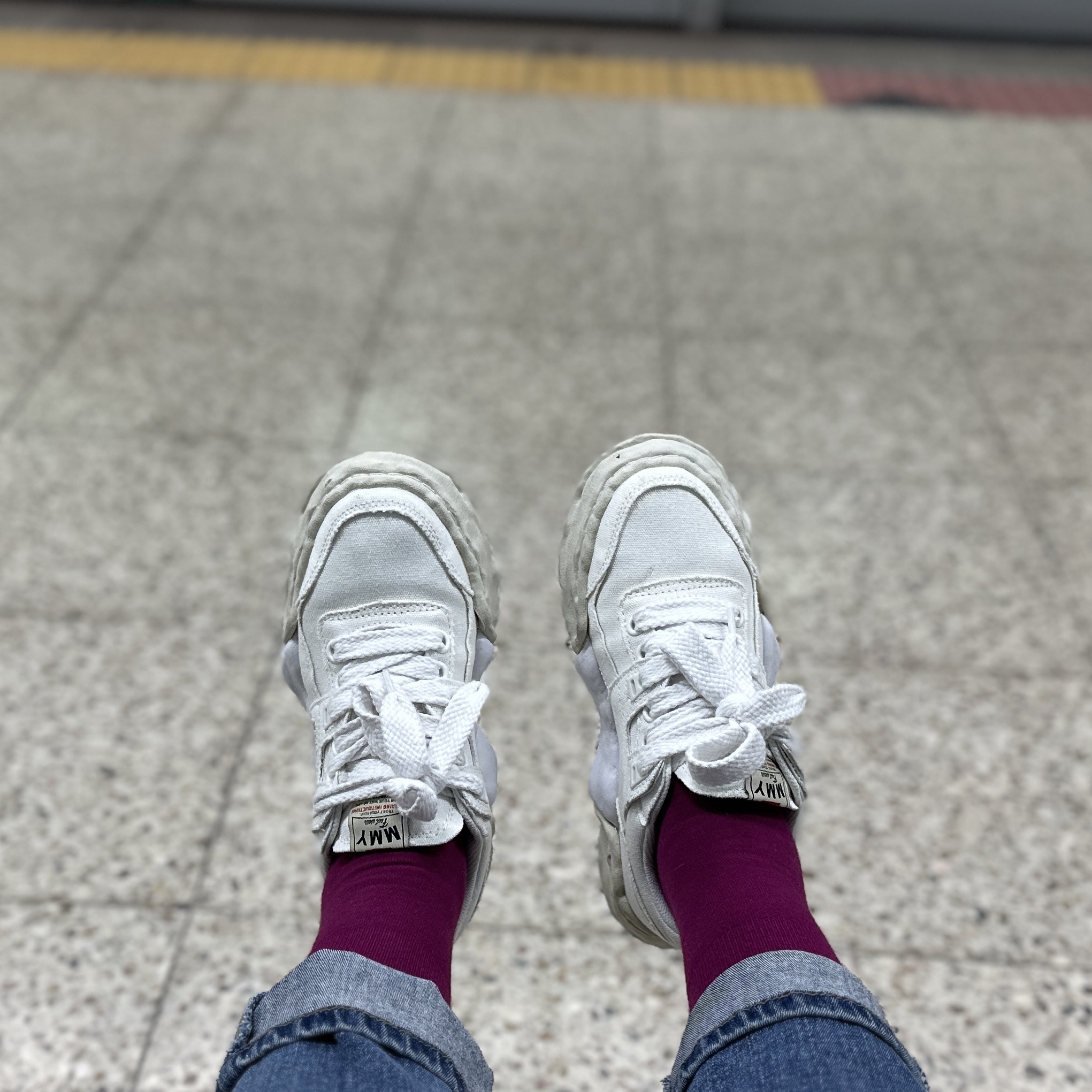 Maison Mihara Yasuhiro Parker OG Sole Canvas Low-top Sneakers White 착용 스타일 - 2