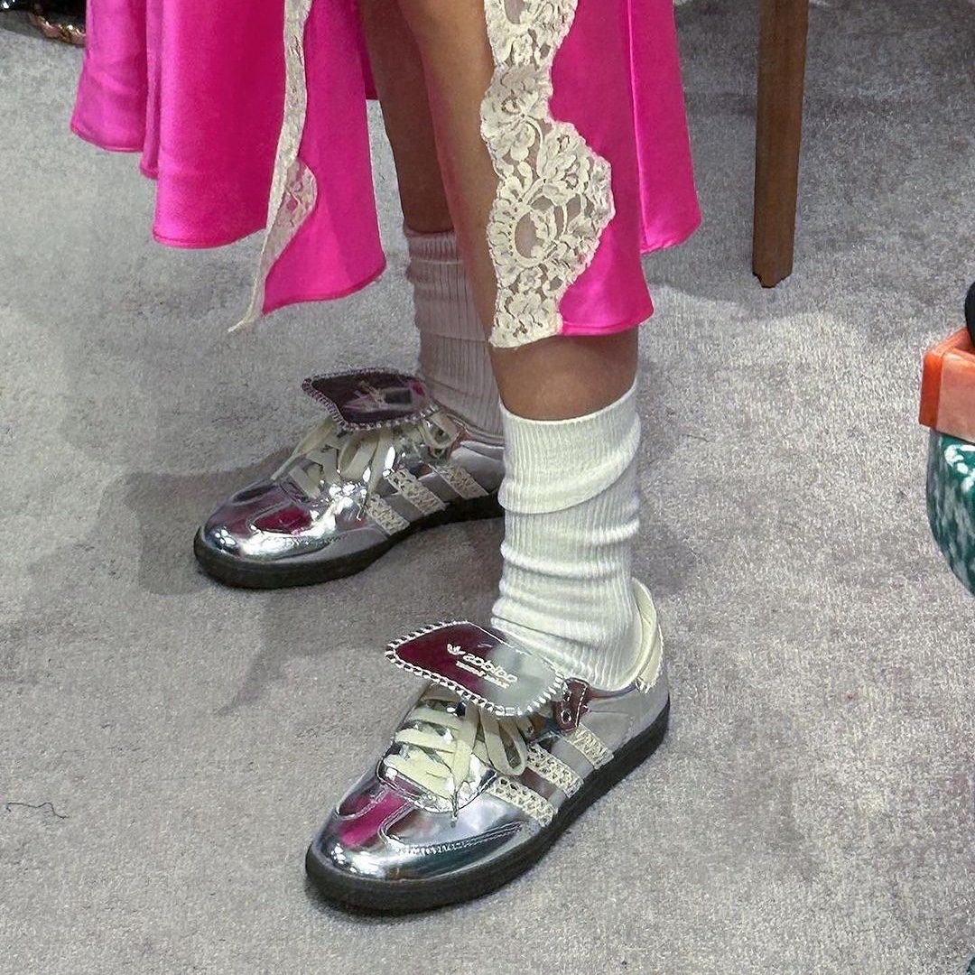 Adidas x Wales Bonner Samba Silver Metallic, (W) Puma x Dua Lipa Cell Dome King ML Trainer Silver Pink 착용 스타일 - 2