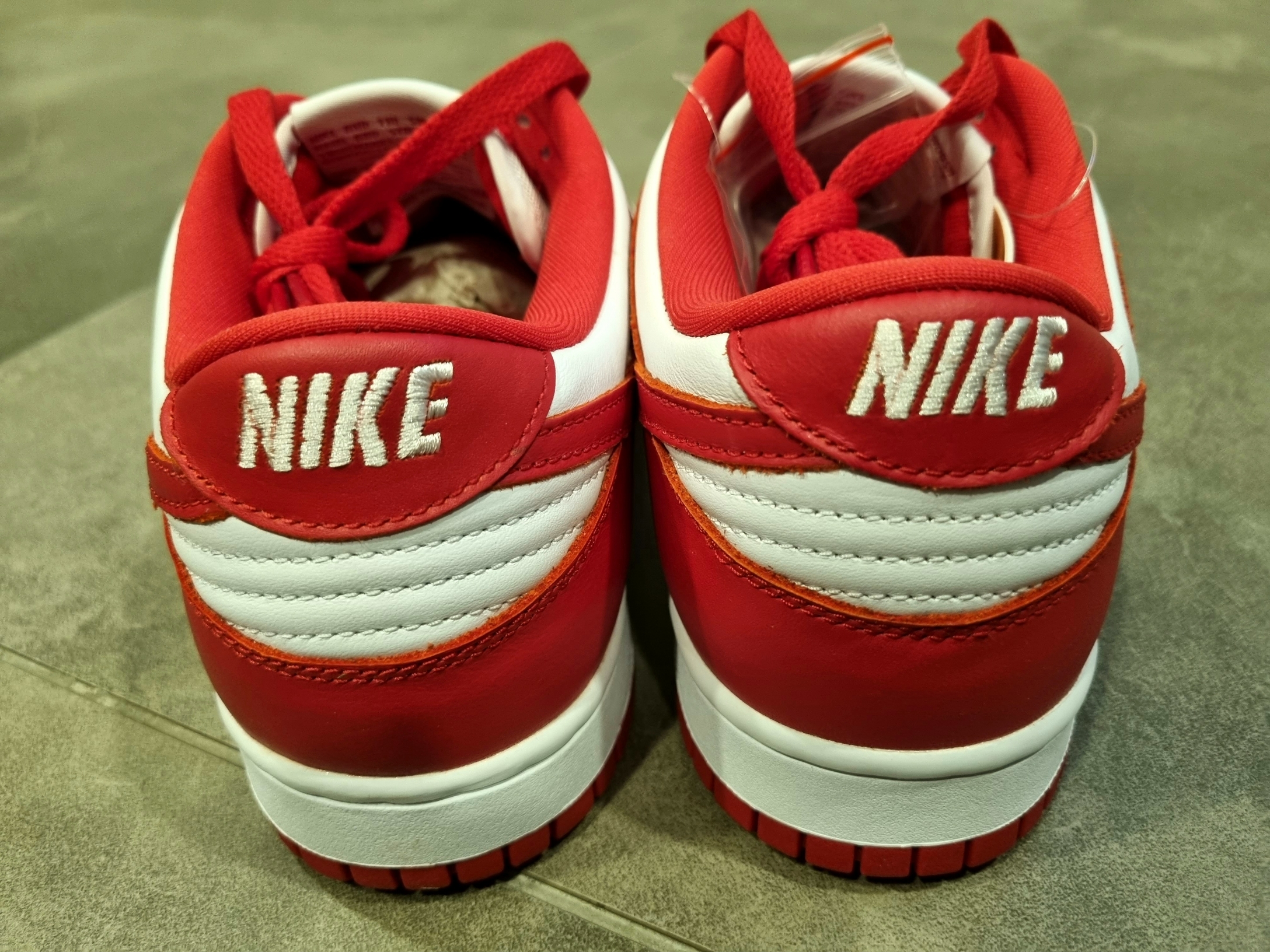 Nike Dunk Low SP White and University Red 2023 착용 스타일 - 4