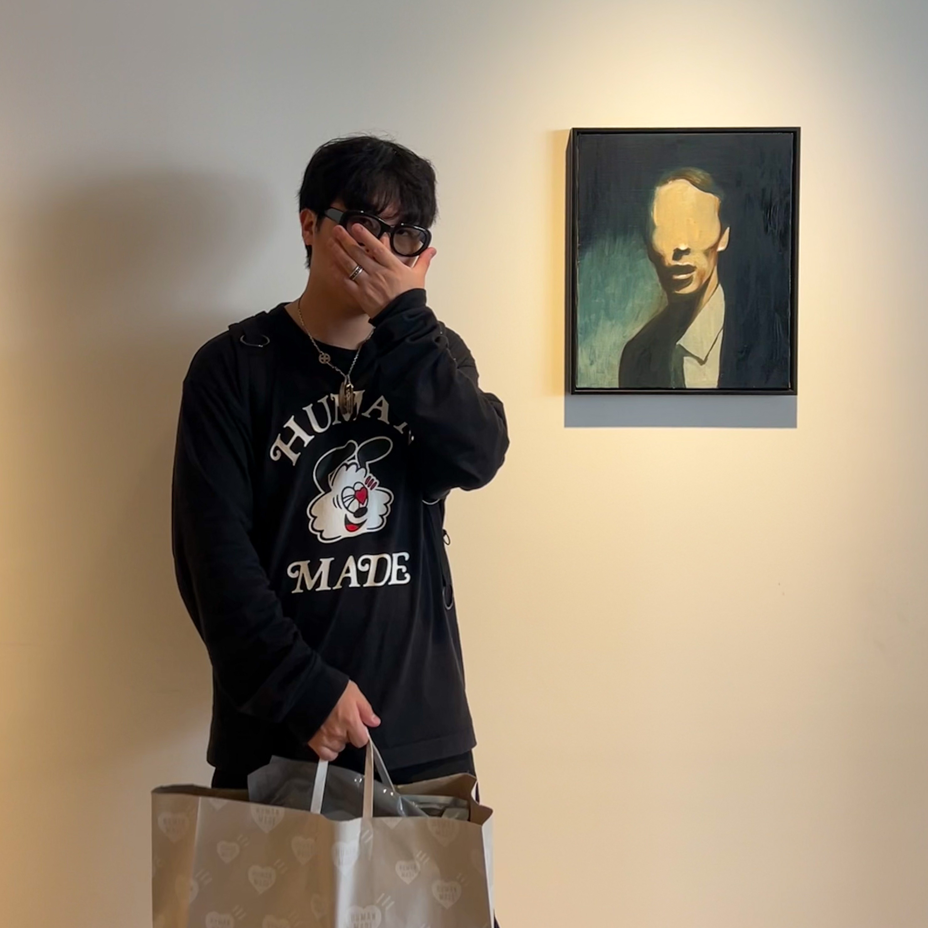 Human Made x Verdy Girls Don't Cry White Day L/S T-Shirt Black 착용 스타일