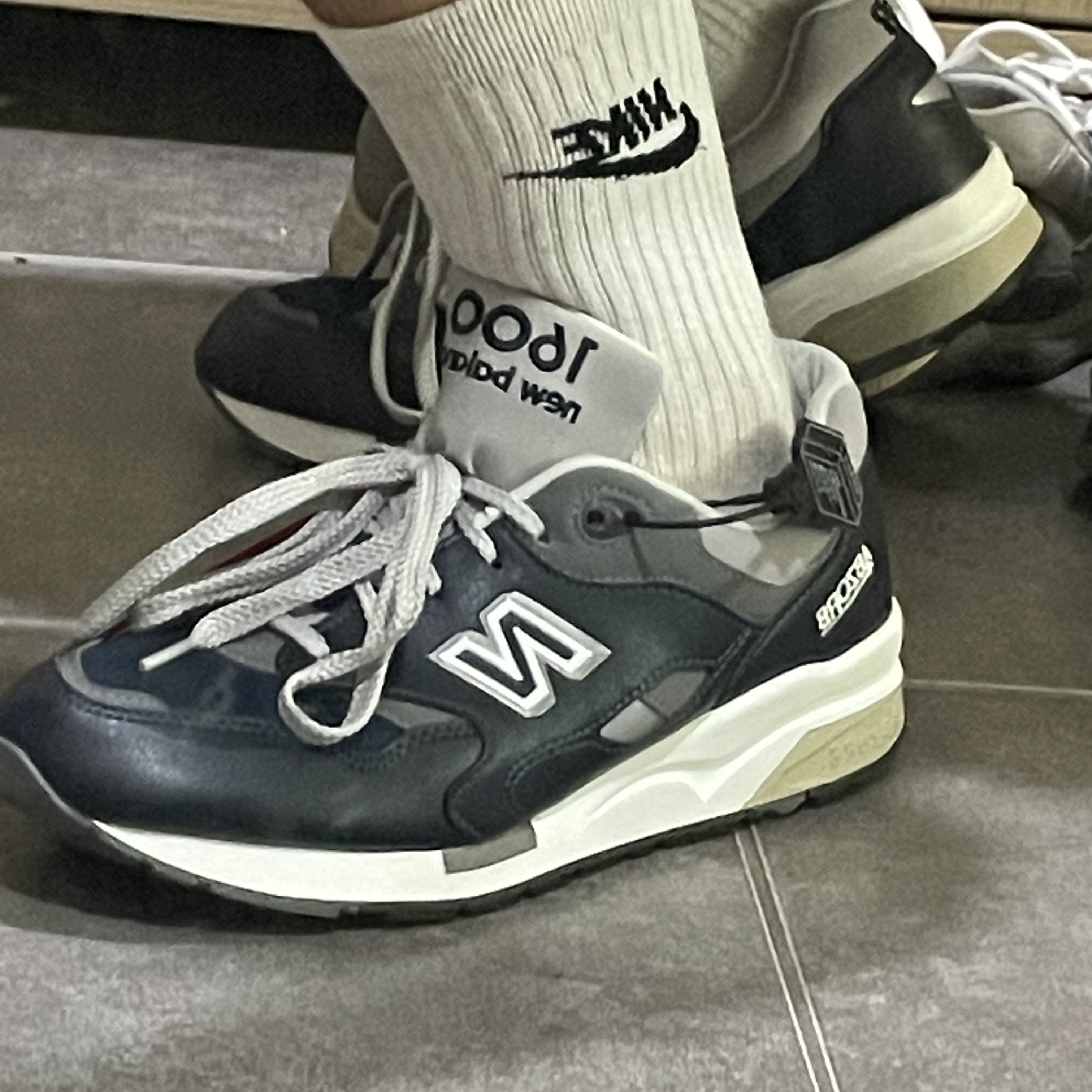 New Balance 1600 Legacy Navy 착용 스타일