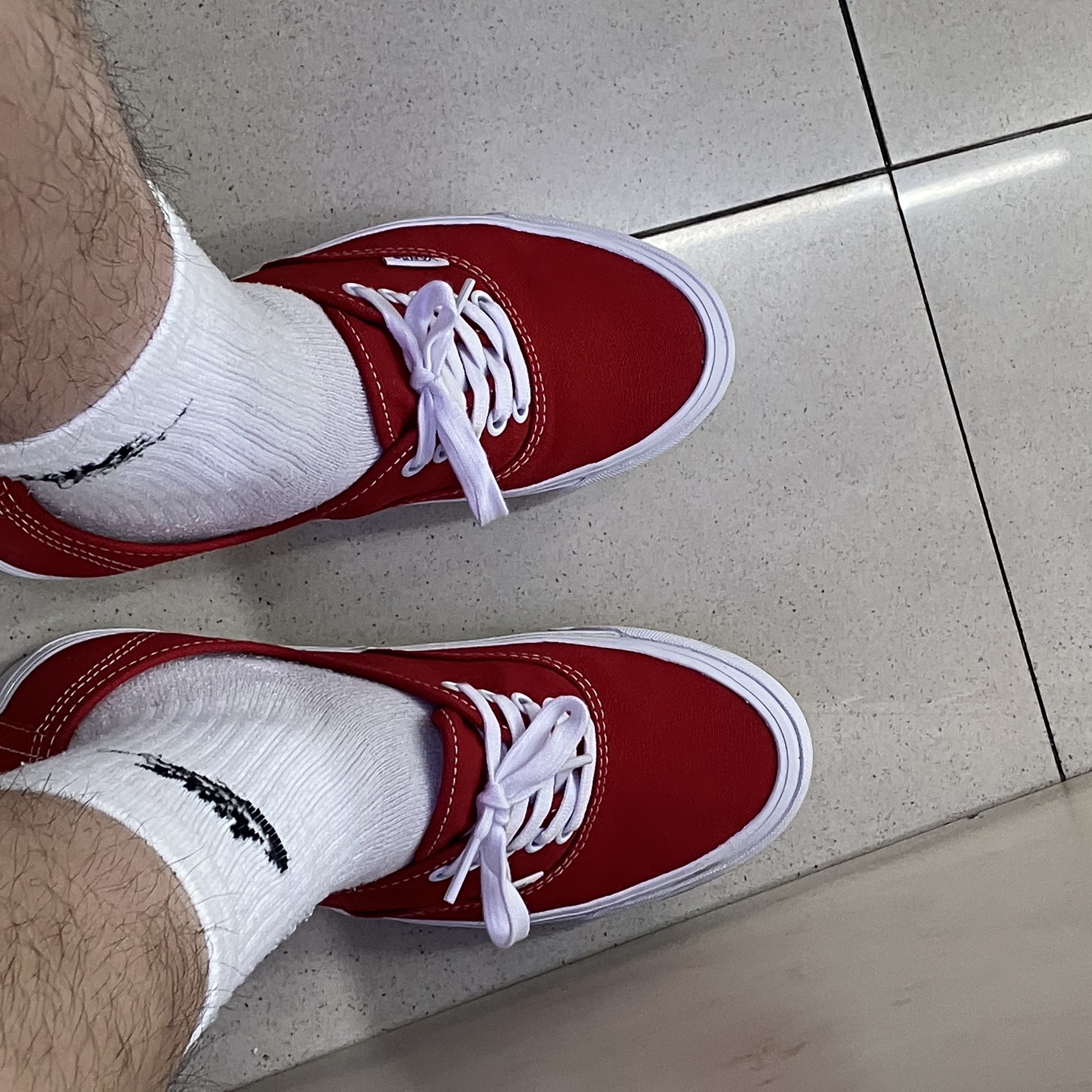 Vans Vault OG Authentic LX Red 착용 스타일