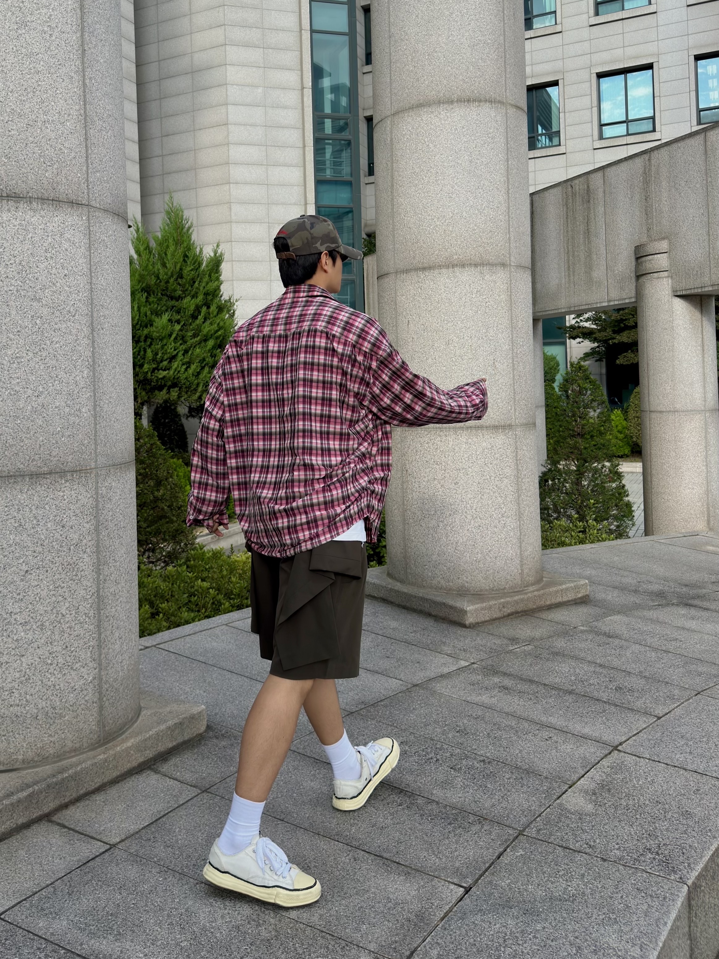 Maison Mihara Yasuhiro Peterson VL OG Sole Canvas Low-top Sneakers White, Nonnod Flexible String Check Shirts Pink 착용 스타일 - 2
