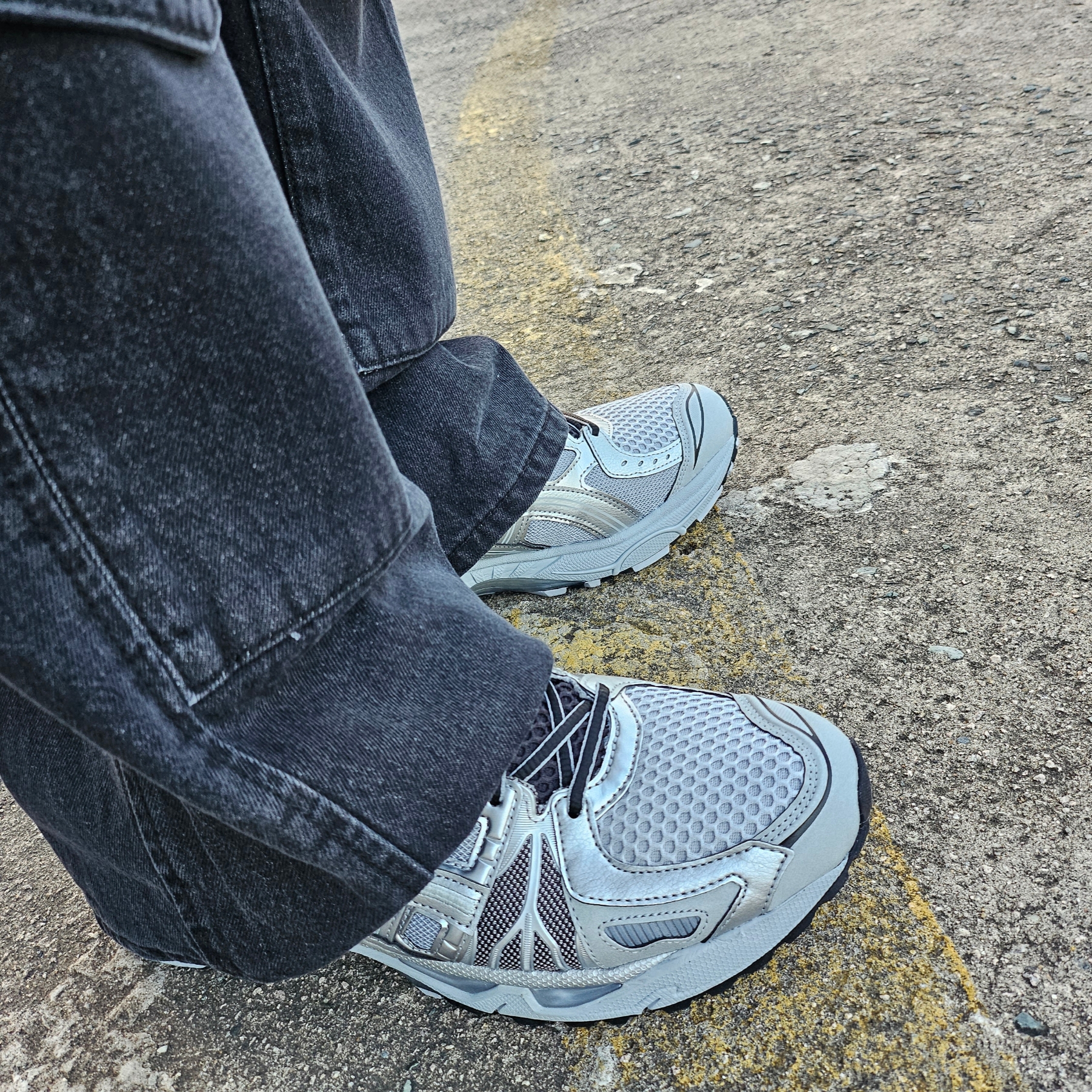 Asics Gel-Kayano Legacy Pure Silver 착용 스타일 - 2