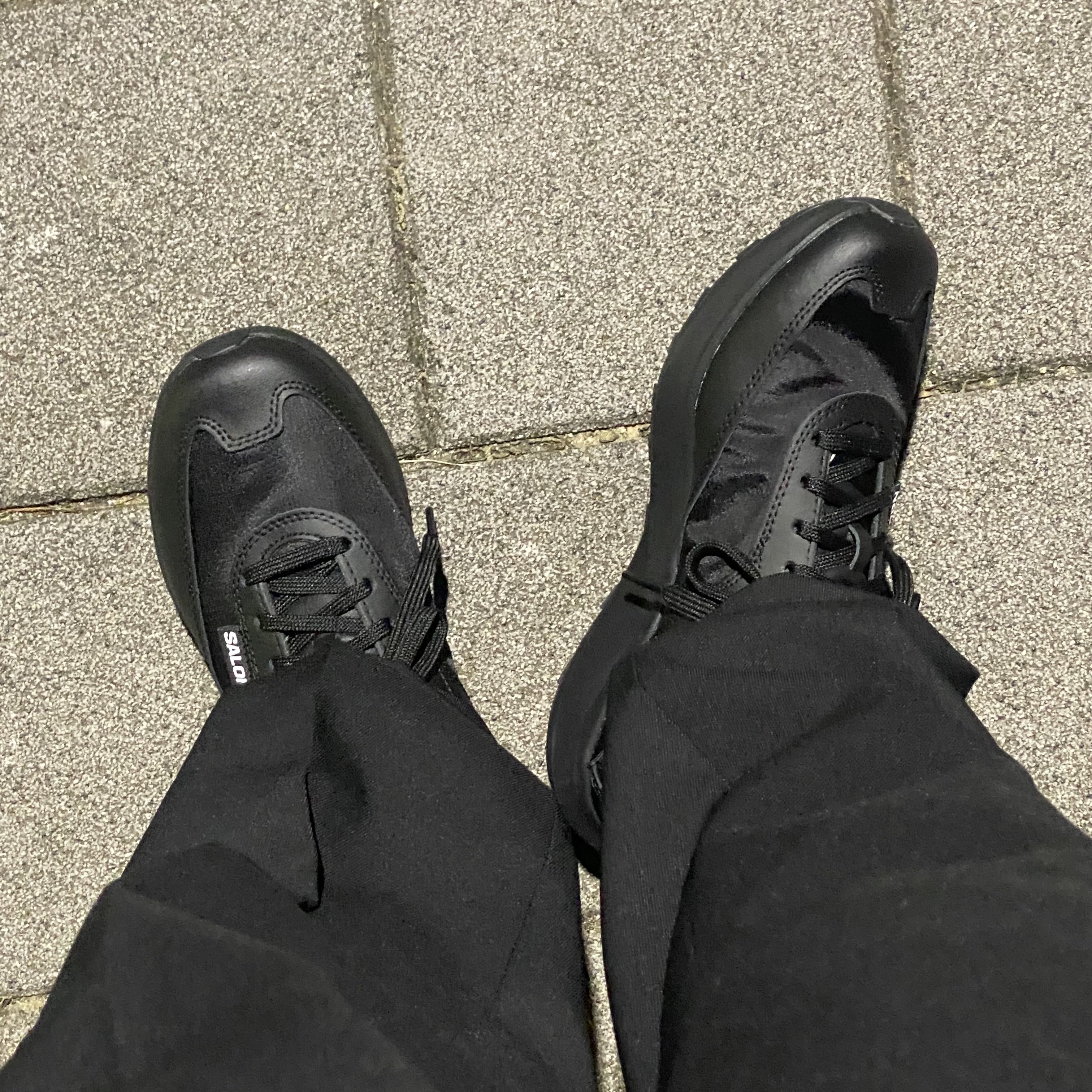 Salomon x Comme des Garcons SR90 Black 착용 스타일 - 2