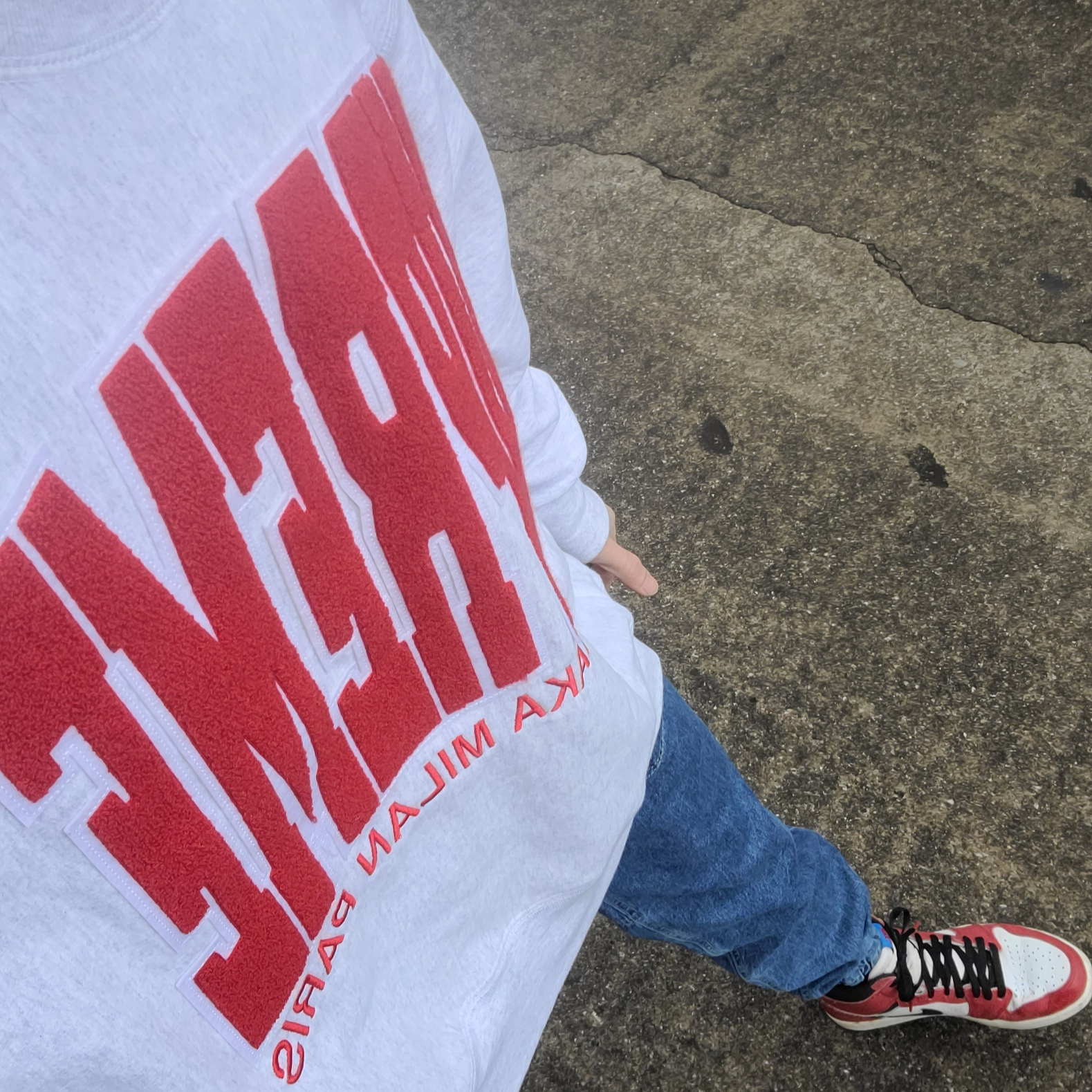 Supreme Cities Arc Crewneck Ash Grey - 21FW, Jordan 1 Retro High Spider-Man Origin Story 착용 스타일 - 1
