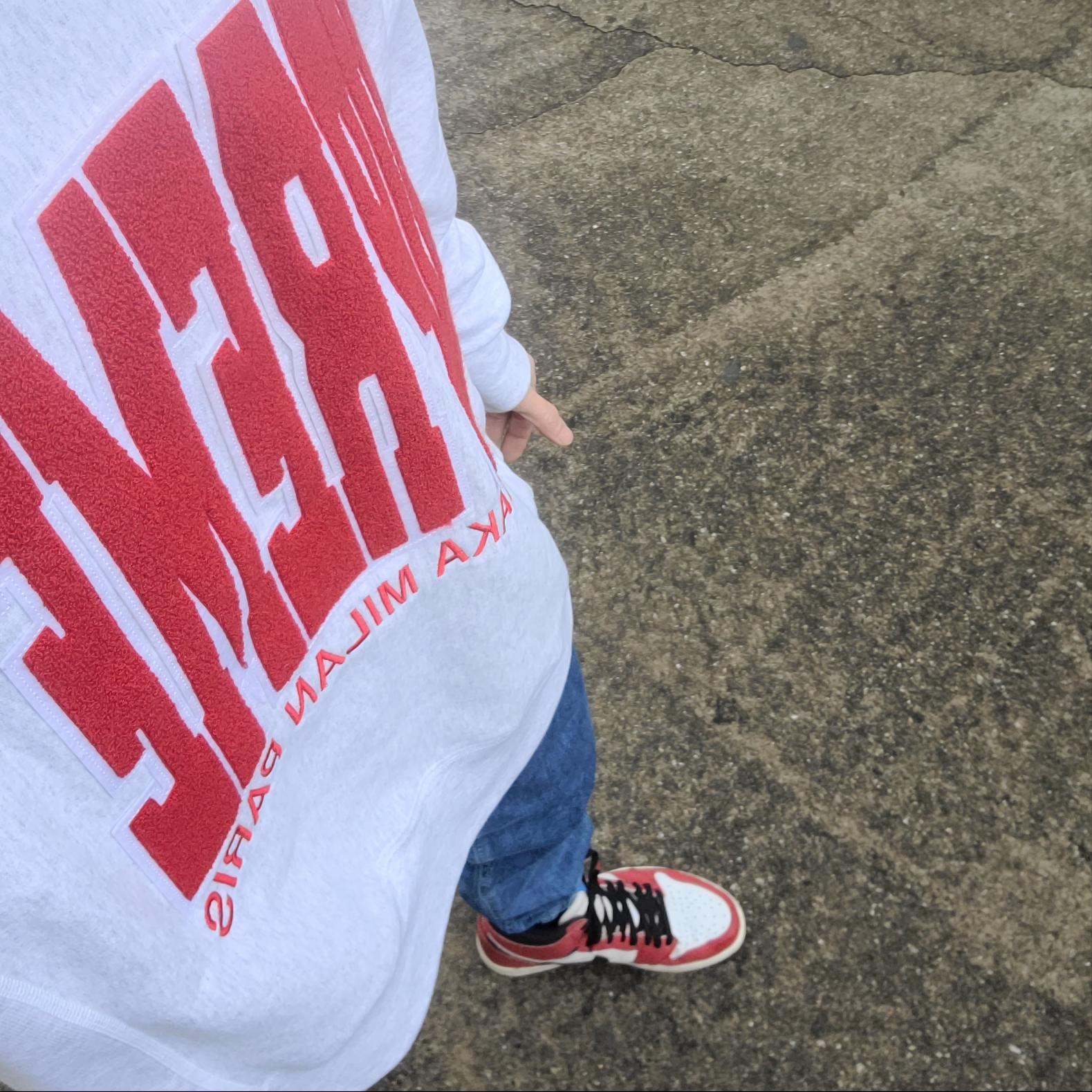 Supreme Cities Arc Crewneck Ash Grey - 21FW, Jordan 1 Retro High Spider-Man Origin Story 착용 스타일 - 2