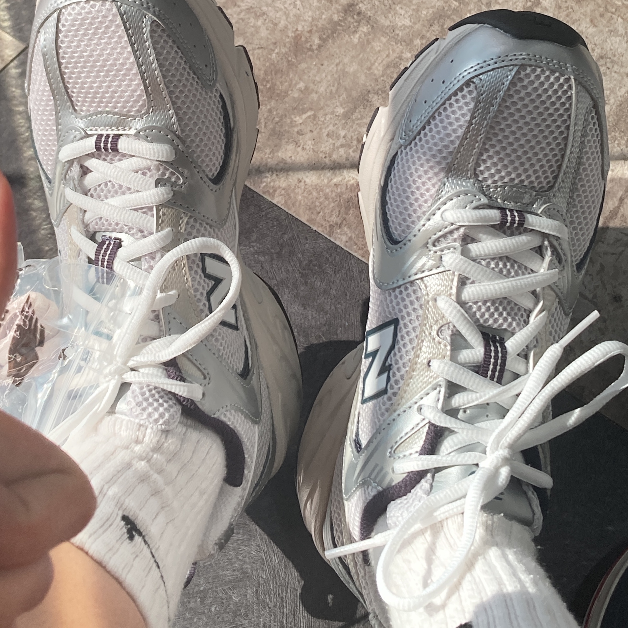 New Balance 530 Steel Grey 착용 스타일