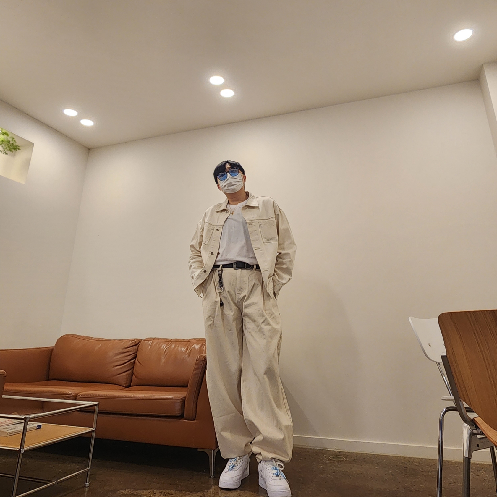 Stussy 8 Ball Keychain Black, Nike x Drake Nocta Air Force 1 Low SP Certified Lover Boy White 착용 스타일 - 4