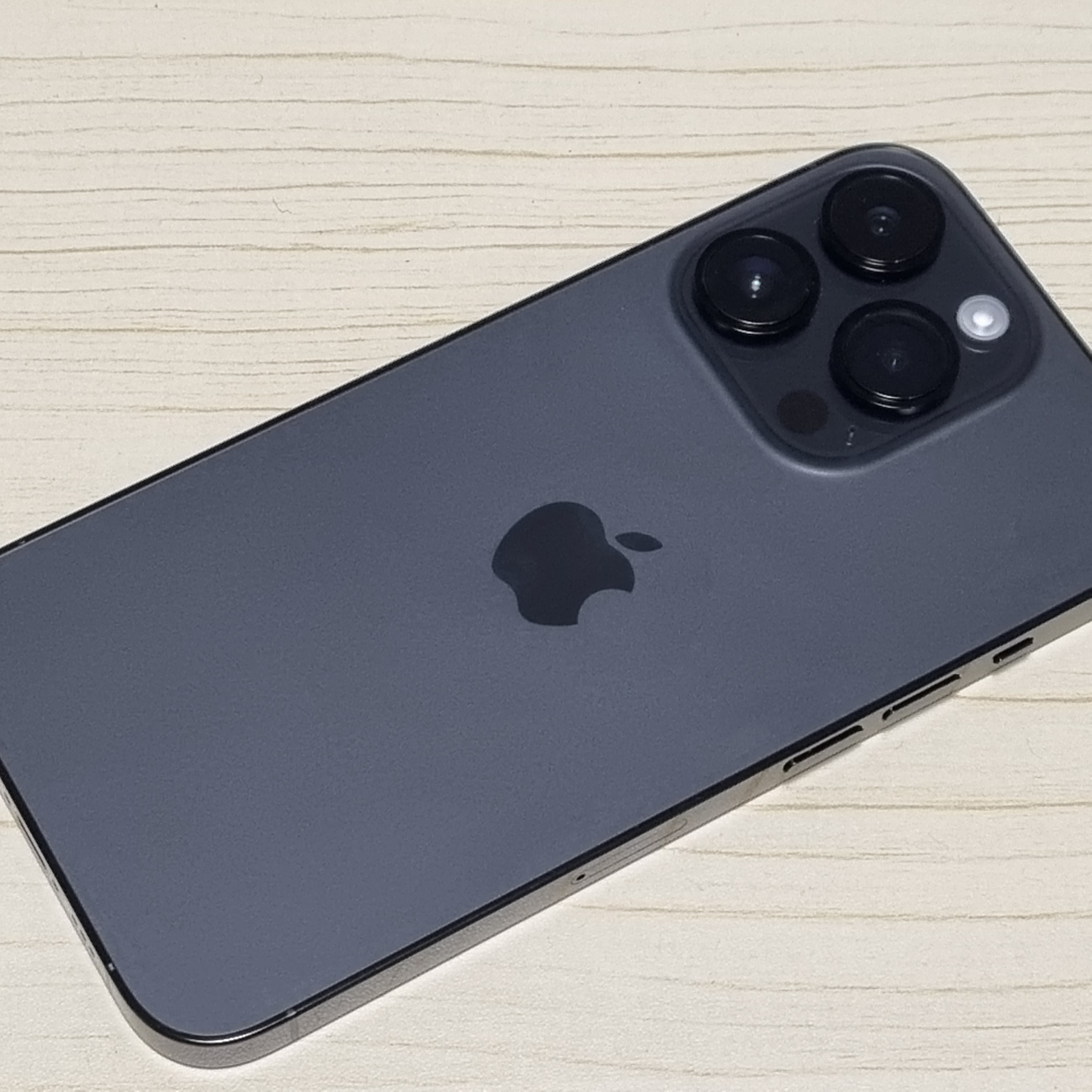 Apple iPhone 14 Pro 256GB Space Black (Korean Ver.) 착용 스타일