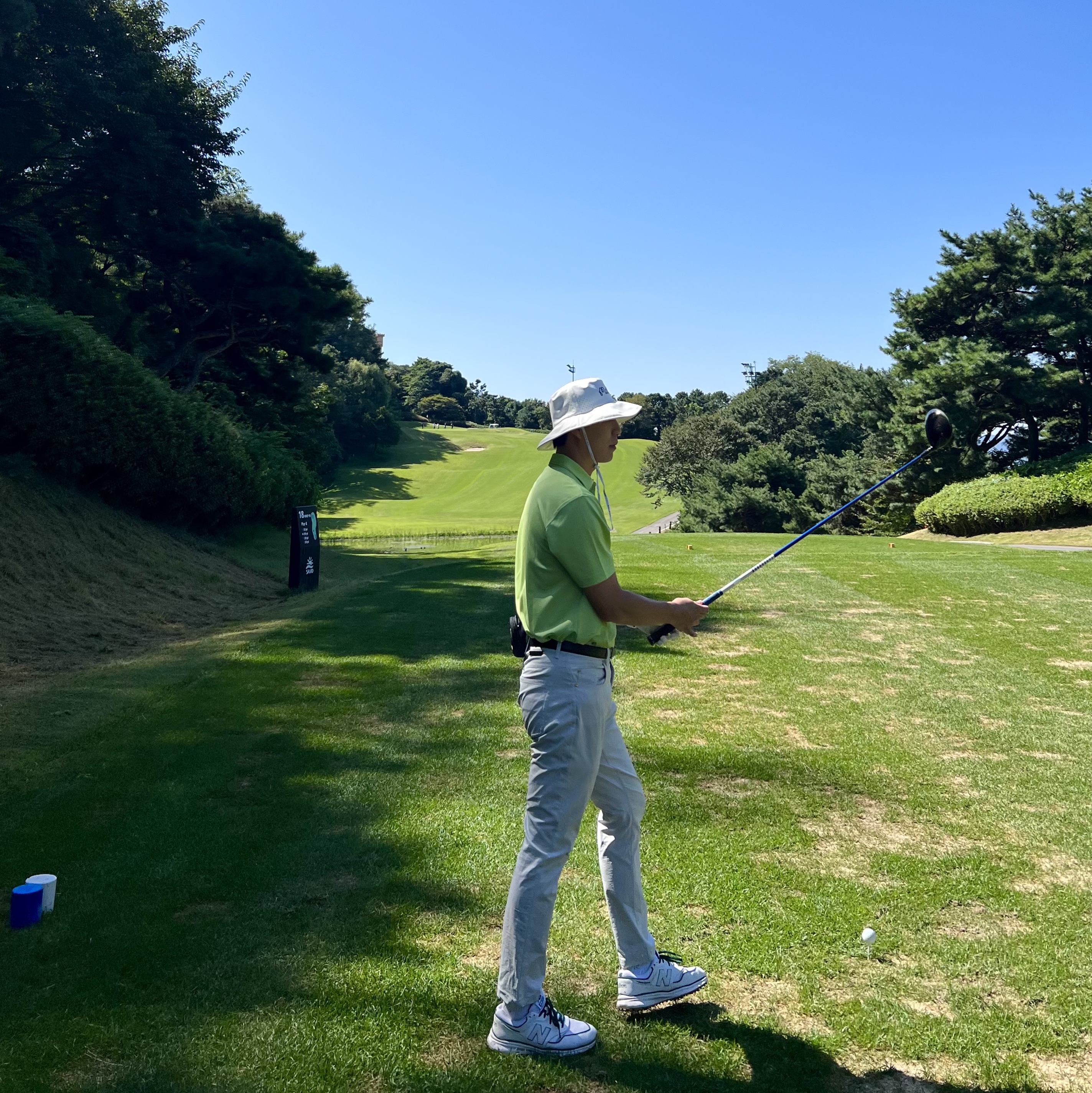 New Balance x Malbon 997 Golf White Green 착용 스타일 - 1