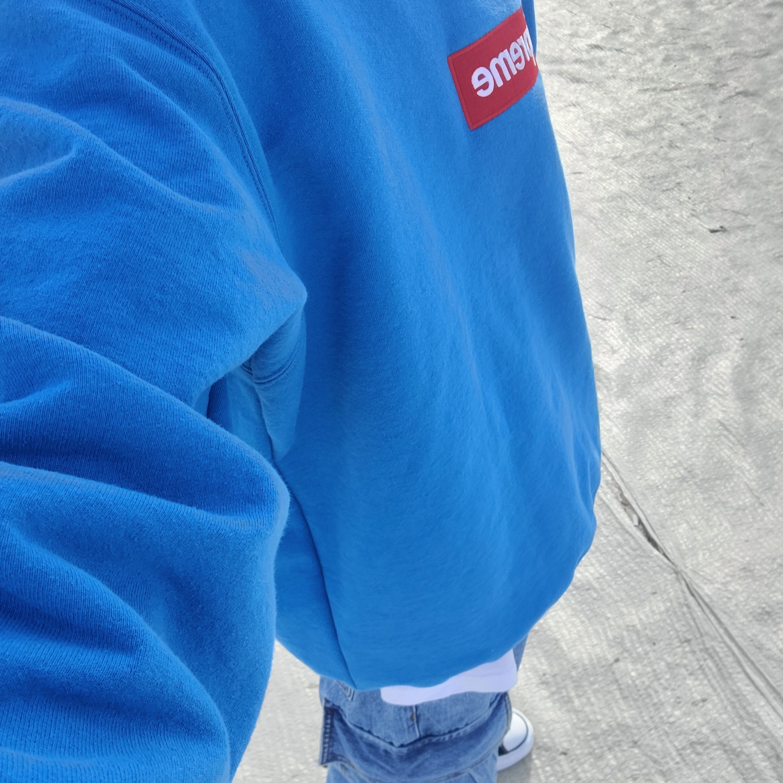 Supreme Box Logo Crewneck Blue - 22FW, Maison Mihara Yasuhiro Peterson OG Sole Canvas Low Sneakers Black 착용 스타일 - 2