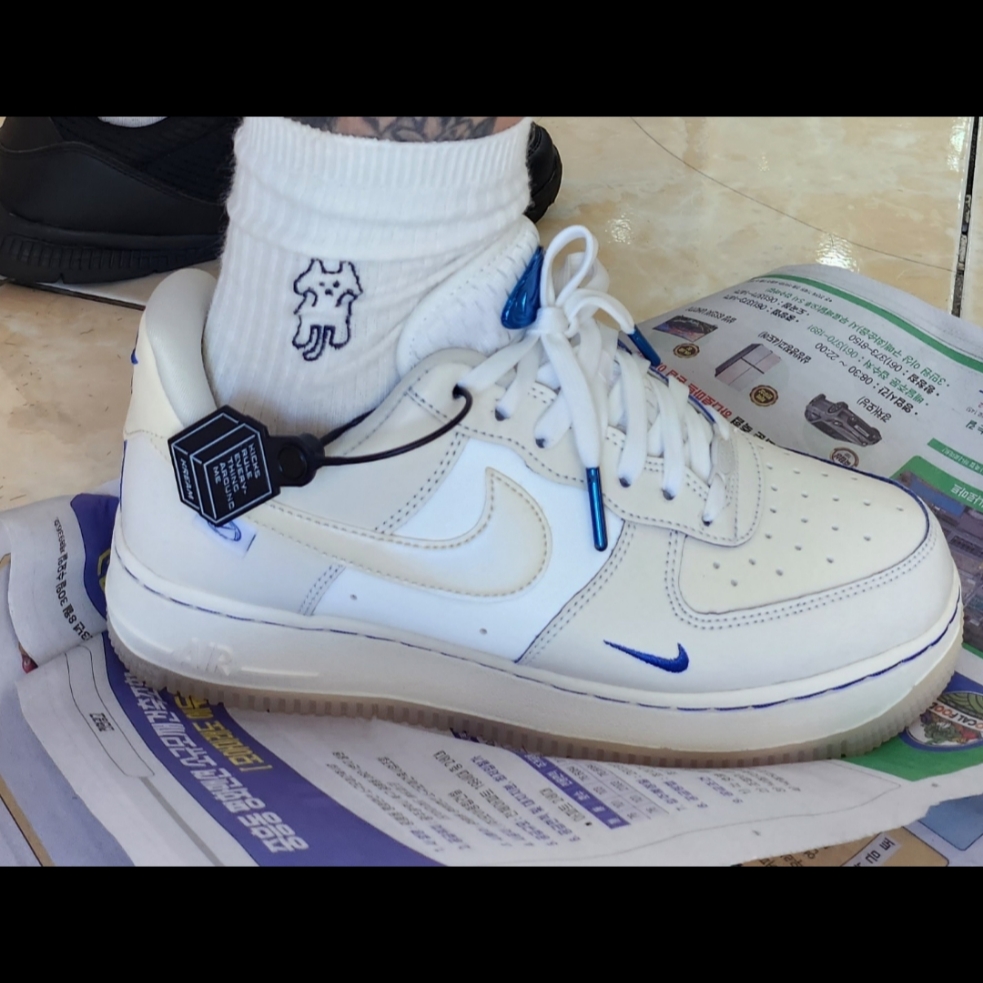 (W) Nike Air Force 1 '07 LX Game Royal Sail 착용 스타일