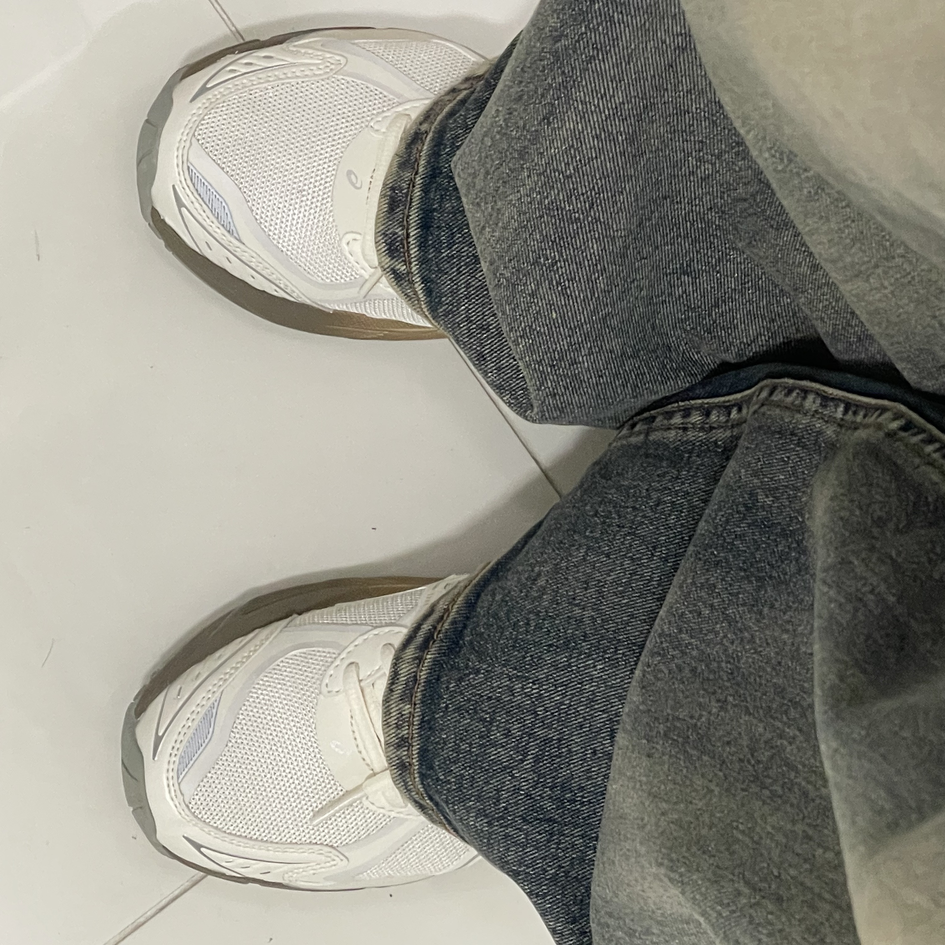 Asics x Dime GT-2160 Arctic Wolf London Fog 착용 스타일