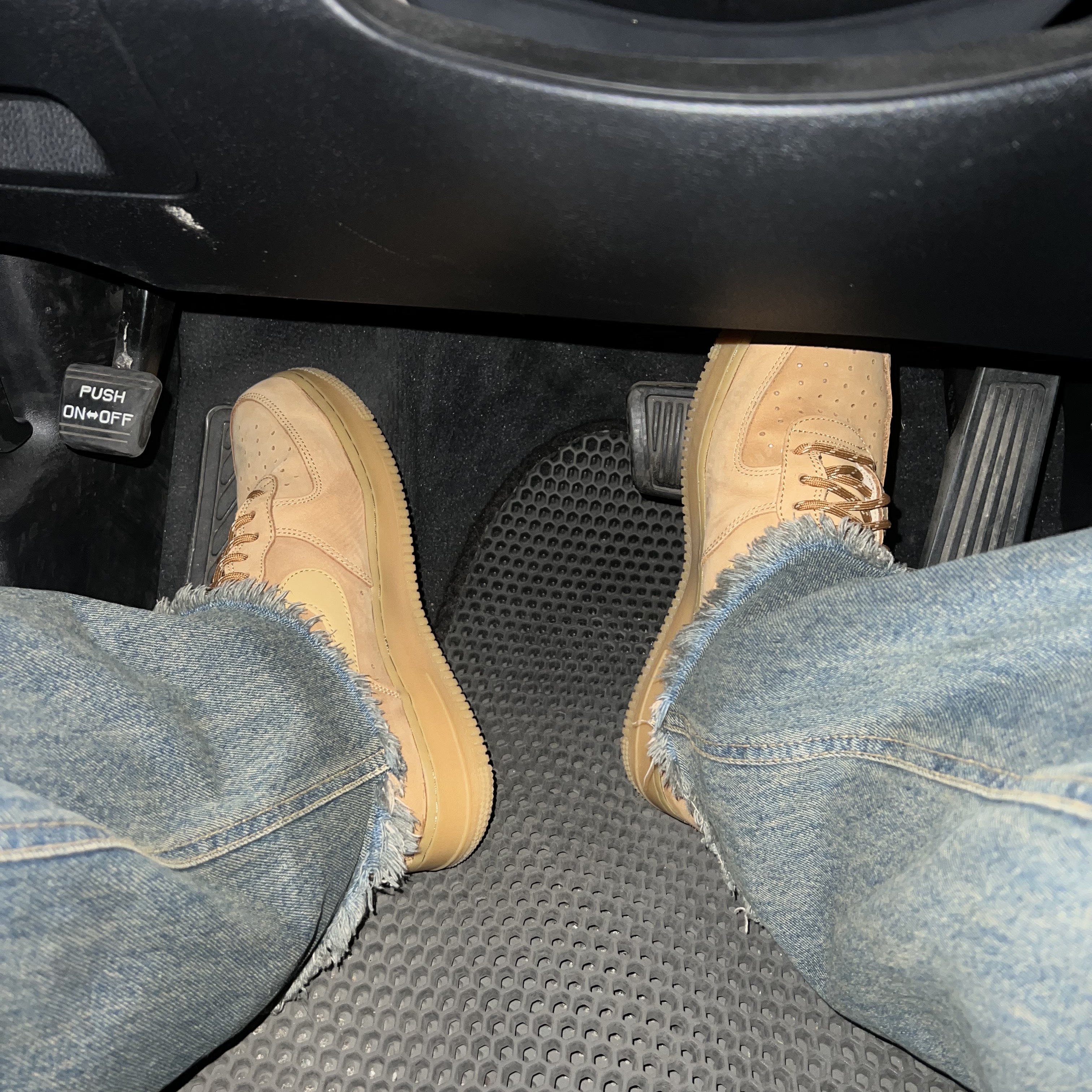Nike Air Force 1 '07 WB Flax 착용 스타일