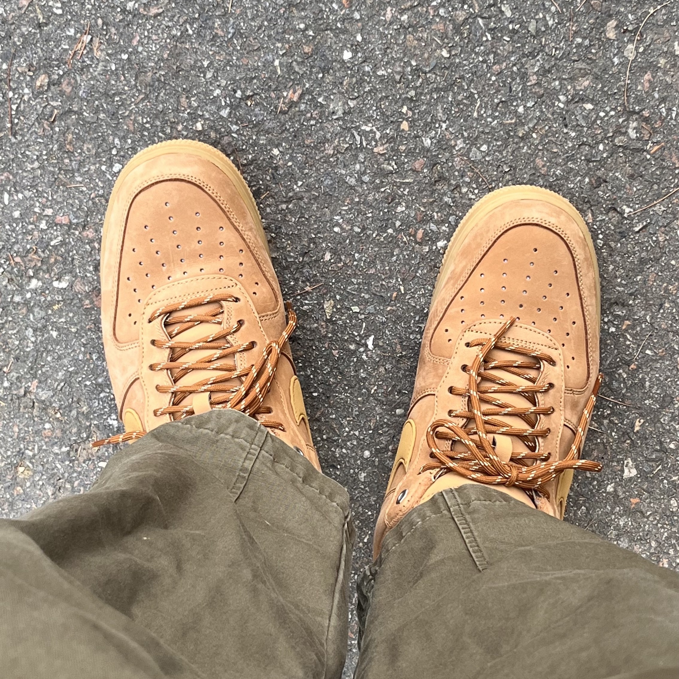 Nike Air Force 1 '07 WB Flax 착용 스타일