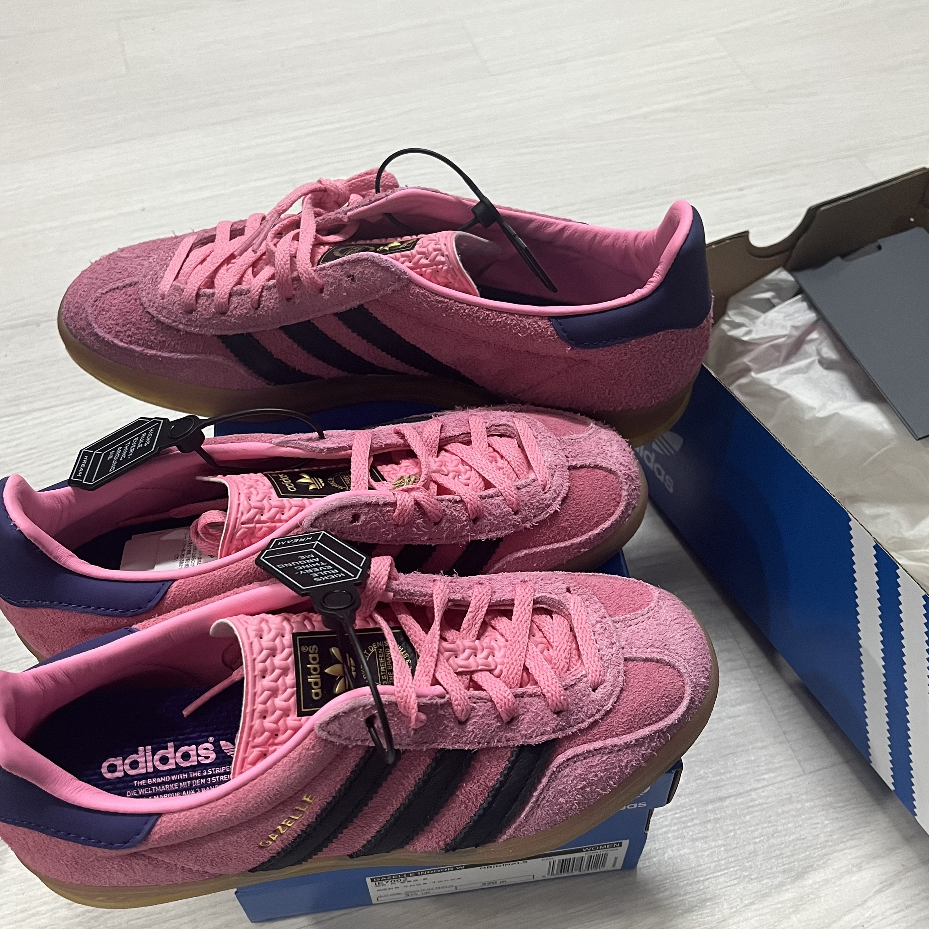 (W) Adidas Gazelle Indoor Bliss Pink 착용 스타일