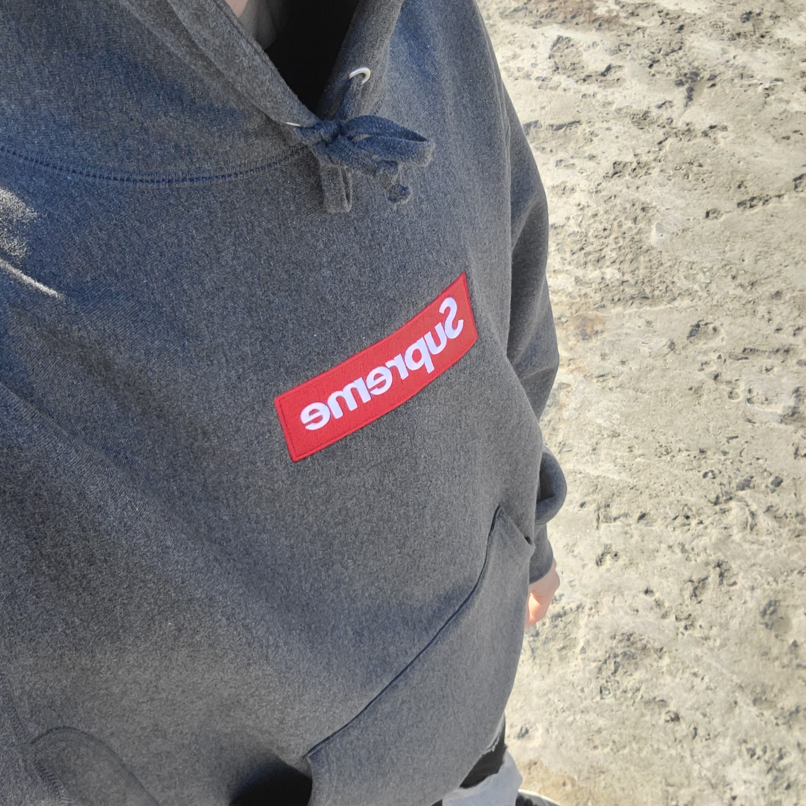 Supreme Box Logo Hooded Sweatshirt Charcoal - 21FW, Jordan 1 Retro High OG Bred Banned 2016 착용 스타일 - 2