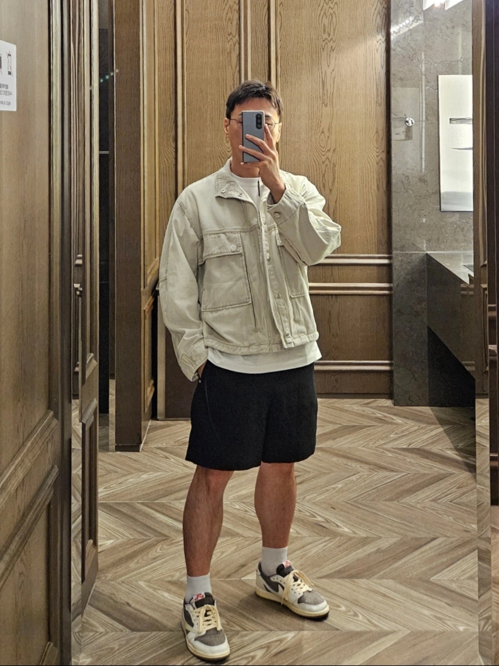 Wooyoungmi Flower Print Back Logo T-Shirt White - 22SS, Jordan 1 x Travis Scott Retro Low OG SP Sail and Ridgerock 착용 스타일 - 5