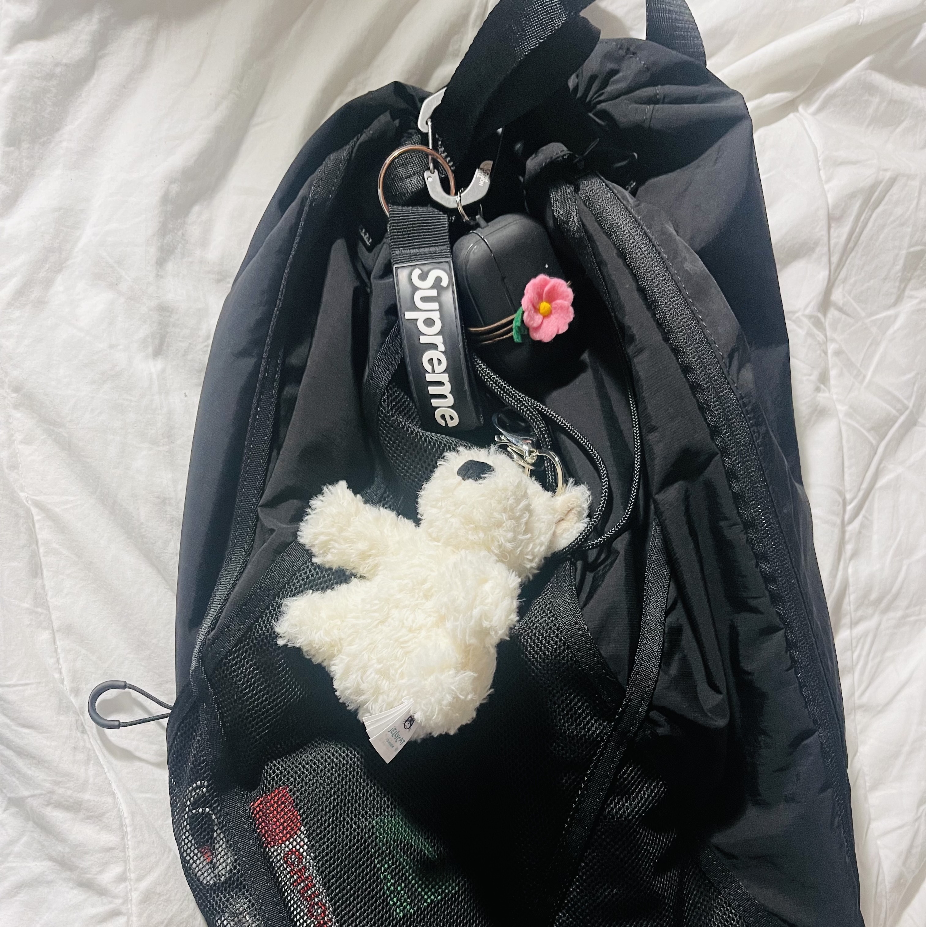 Stussy Denim Zip Work Jacket Espresso, Jellycat Munro Scottie Dog Bag Charm Cream 착용 스타일 - 2