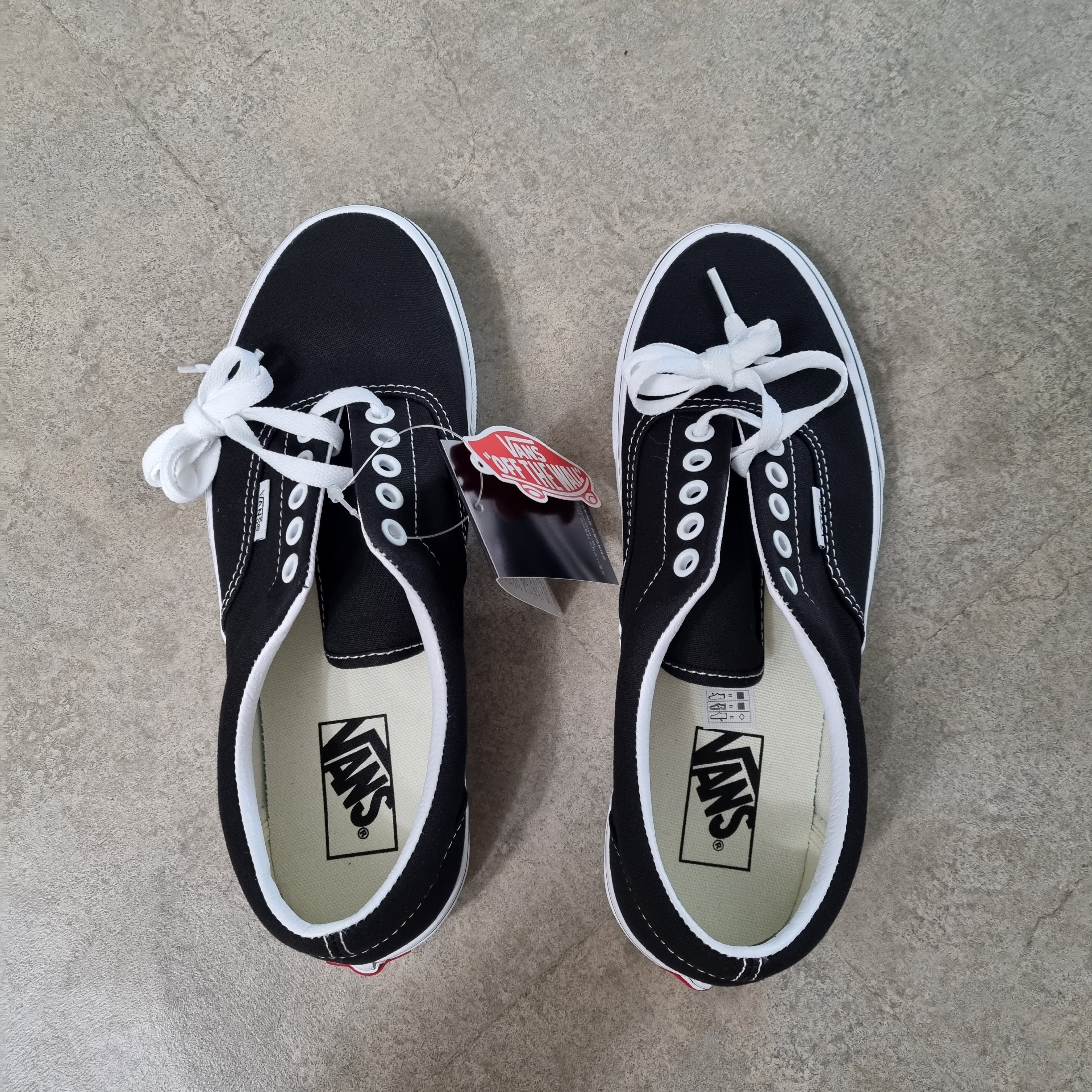 Vans Era Core Classic Black 착용 스타일