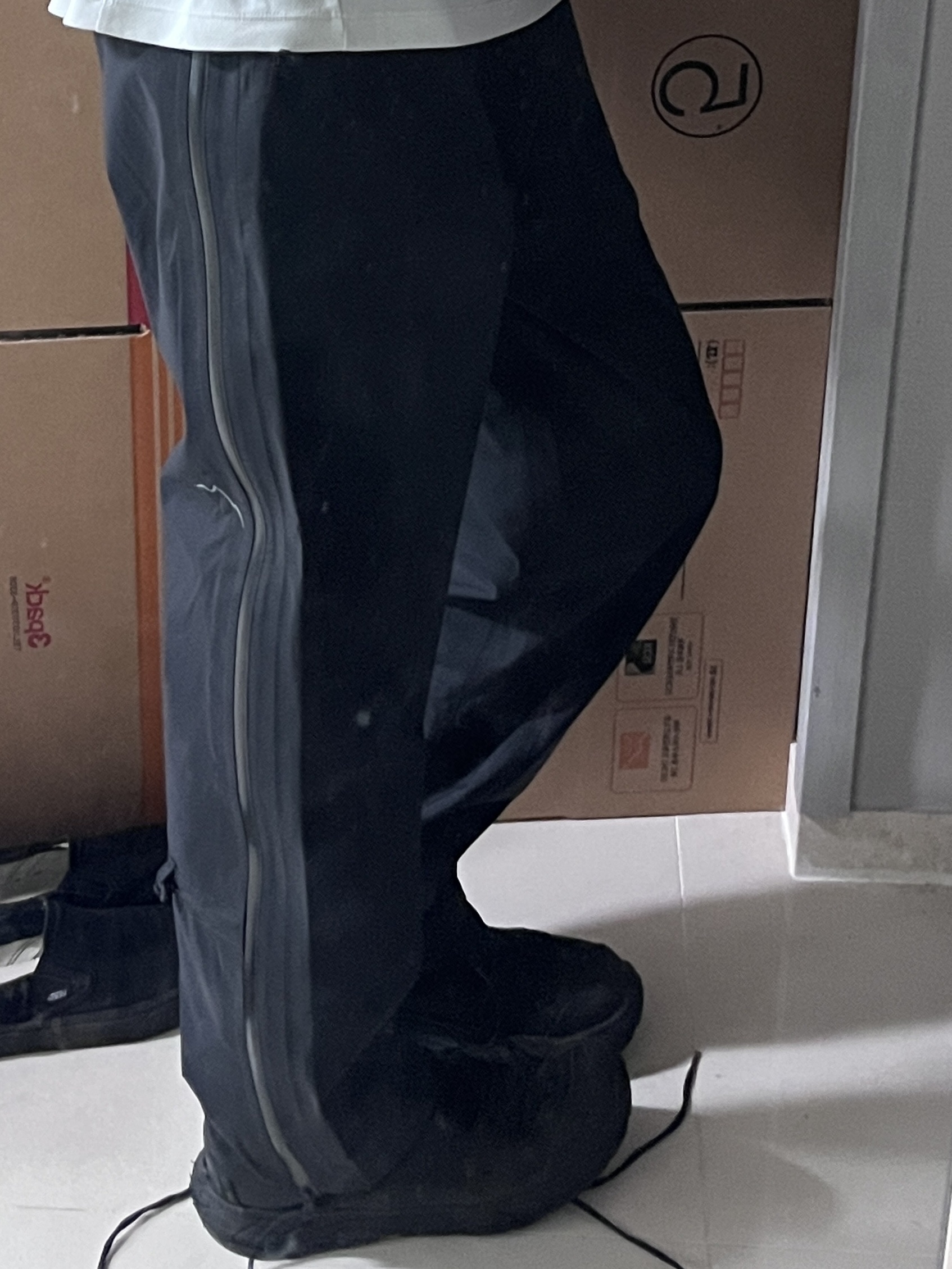 The North Face Eco Gore-Tex Mountain Vista Jacket Dark Gray 착용 스타일 - 2