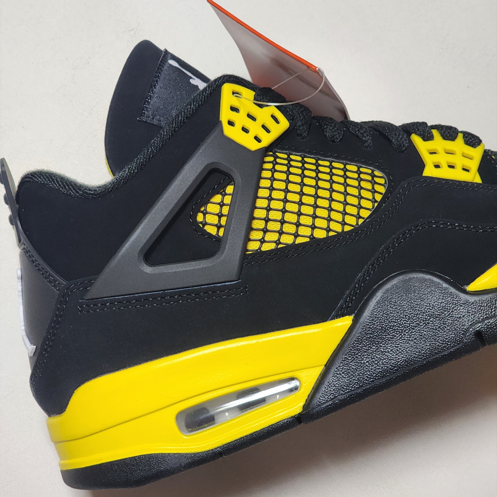 Jordan 4 Retro Thunder 2023 착용 스타일 - 4