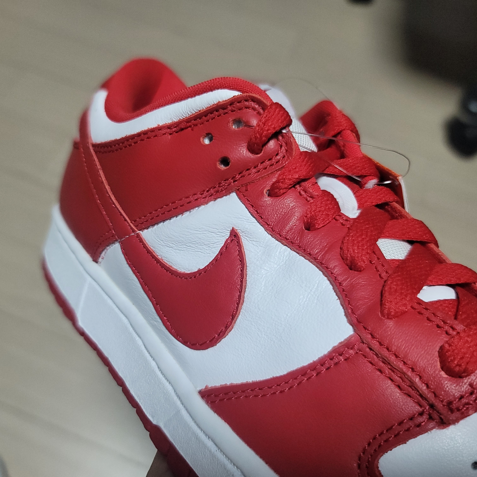 Nike Dunk Low SP White and University Red 2023 착용 스타일 - 3