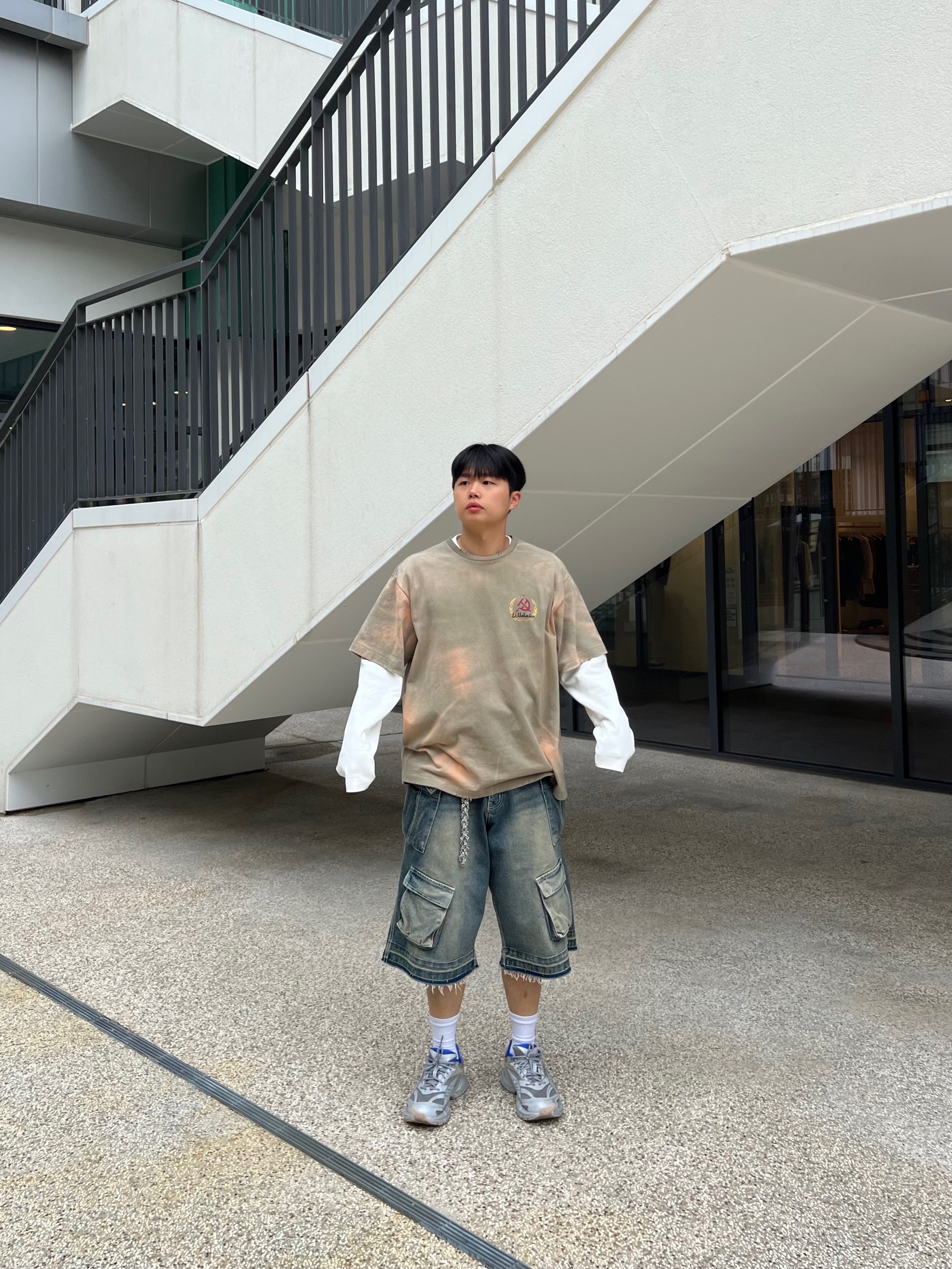 Nos Couleurs Old Washed Cargo Denim Shorts Blue, Puma Velophasis Matte Silver Royal Sapphire 착용 스타일 - 1