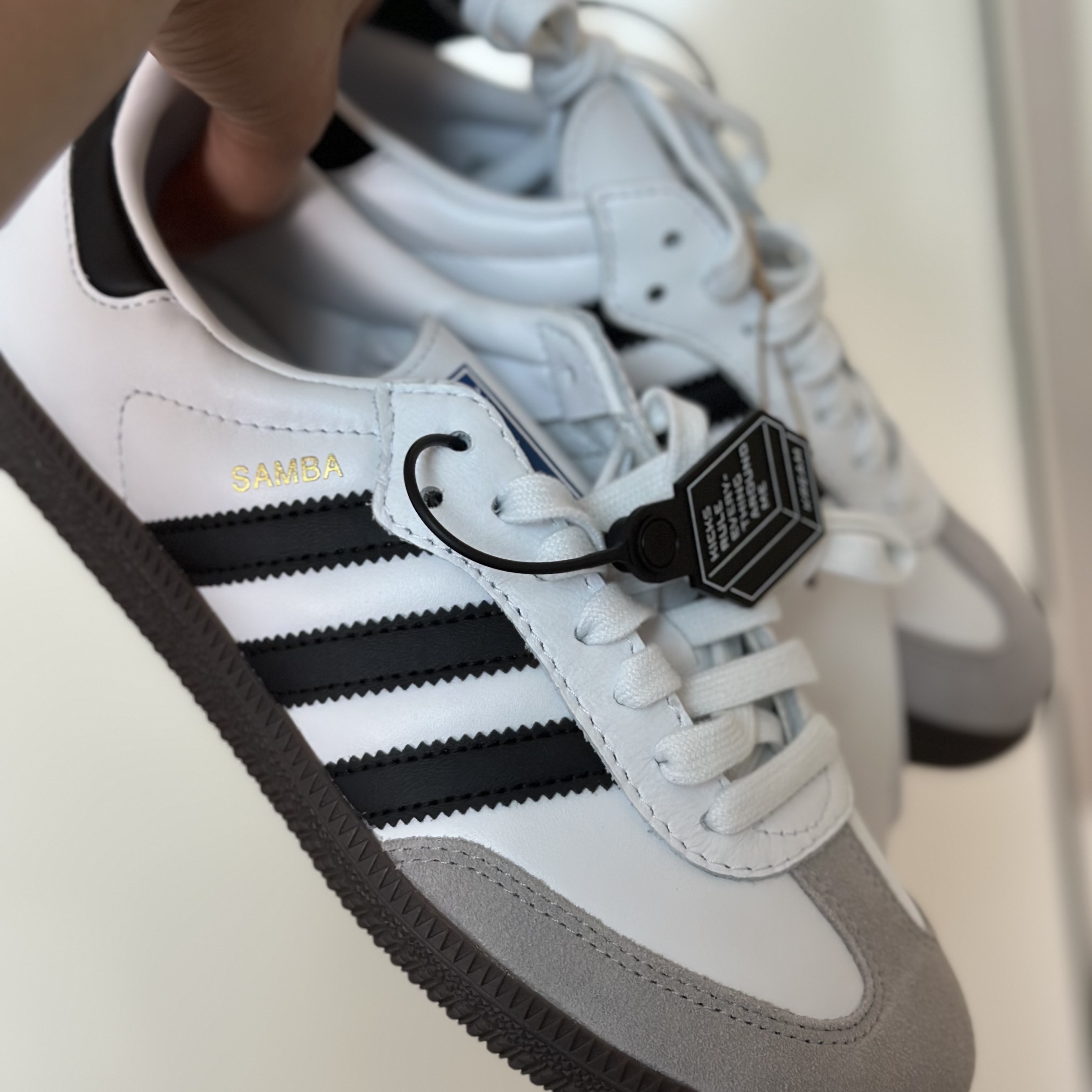 Adidas Samba OG Cloud White 착용 스타일 - 2