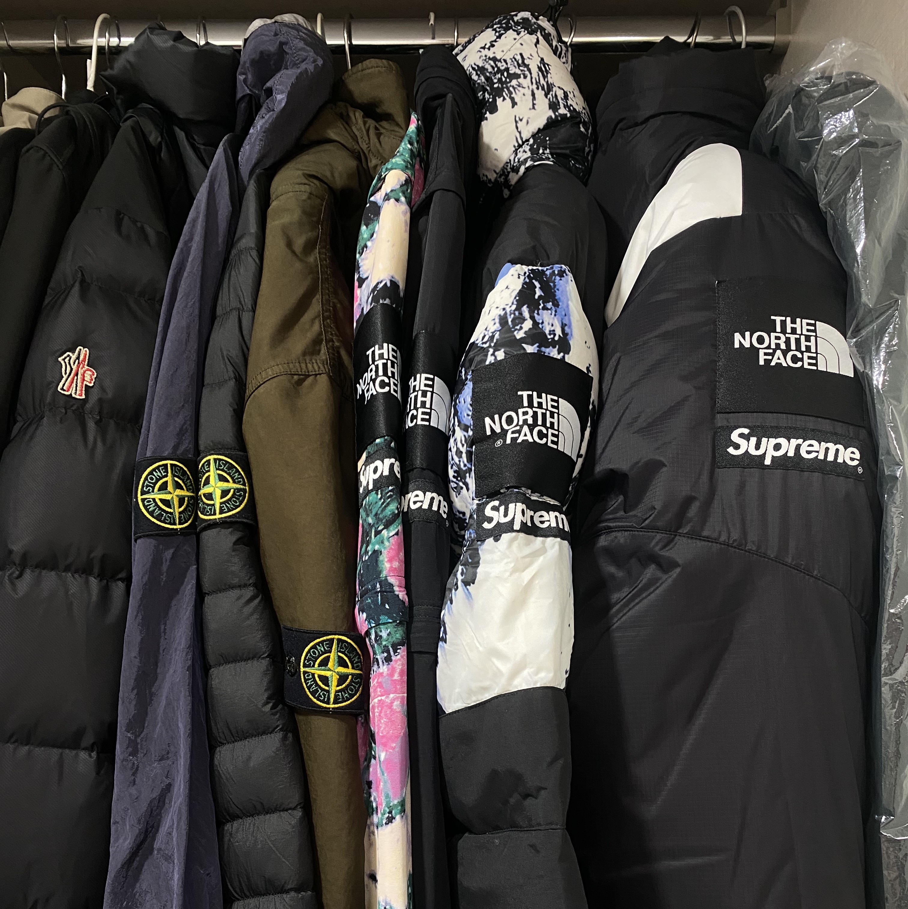 Supreme x The North Face Trekking Convertible Jacket Black - 22SS, Supreme x The North Face Trekking Convertible Jacket Flowers - 22SS 착용 스타일