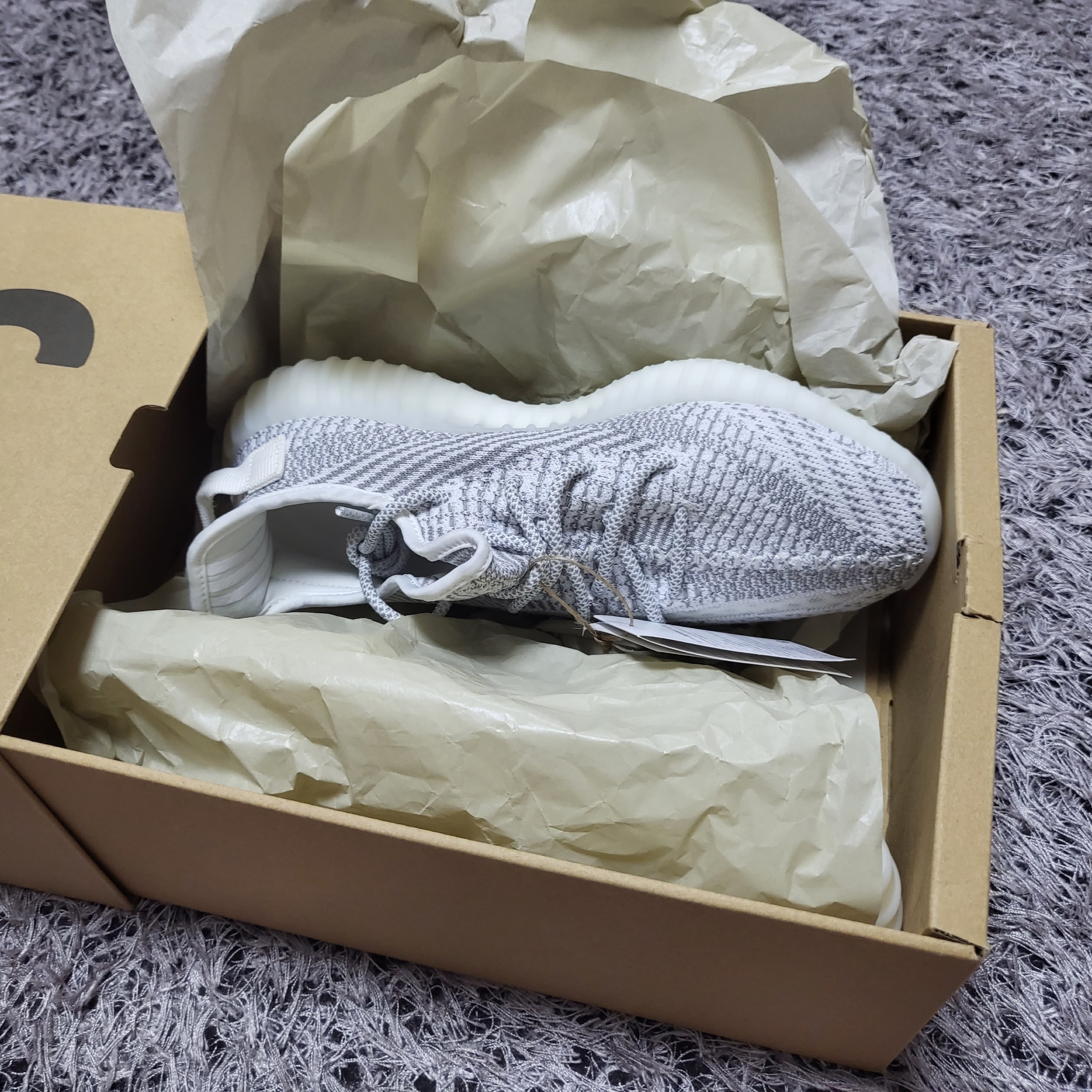 Adidas Yeezy Boost 350 V2 Static 2023 착용 스타일