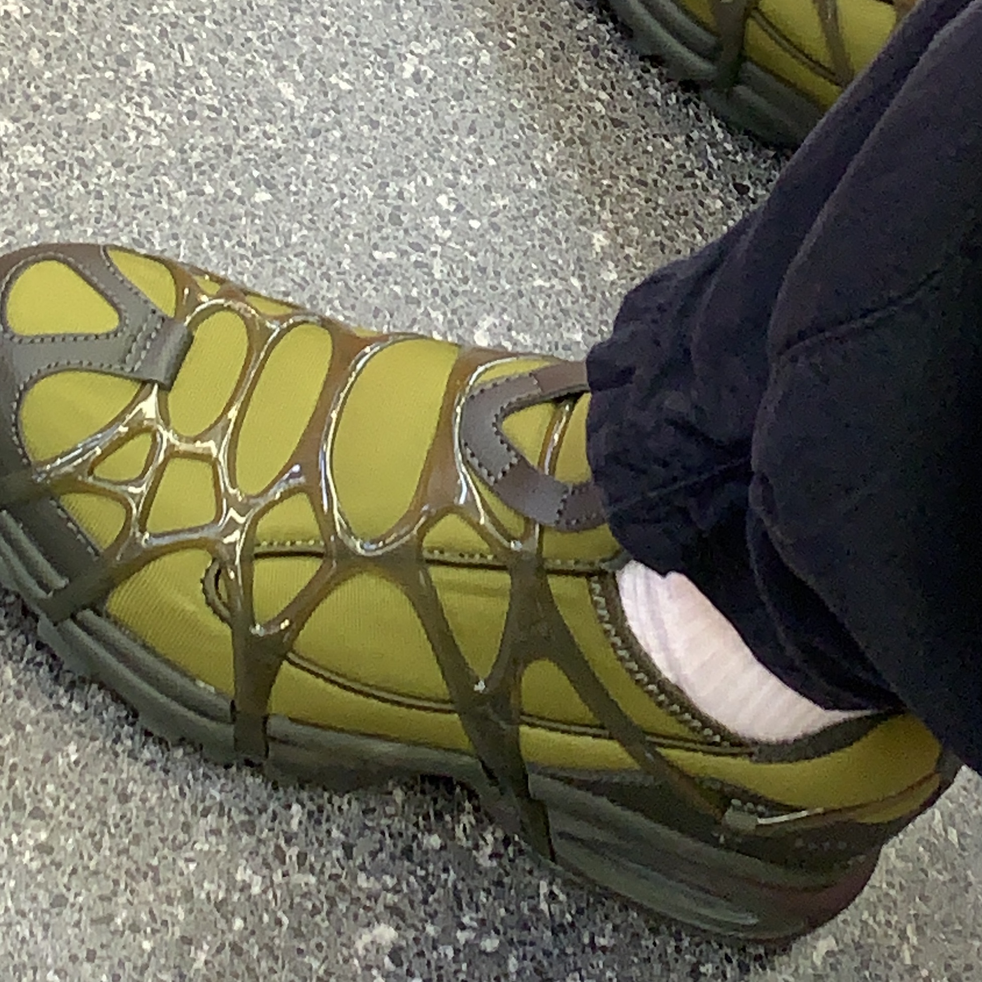 Nike Air Kukini Pilgrim Sequoia 착용 스타일 - 1