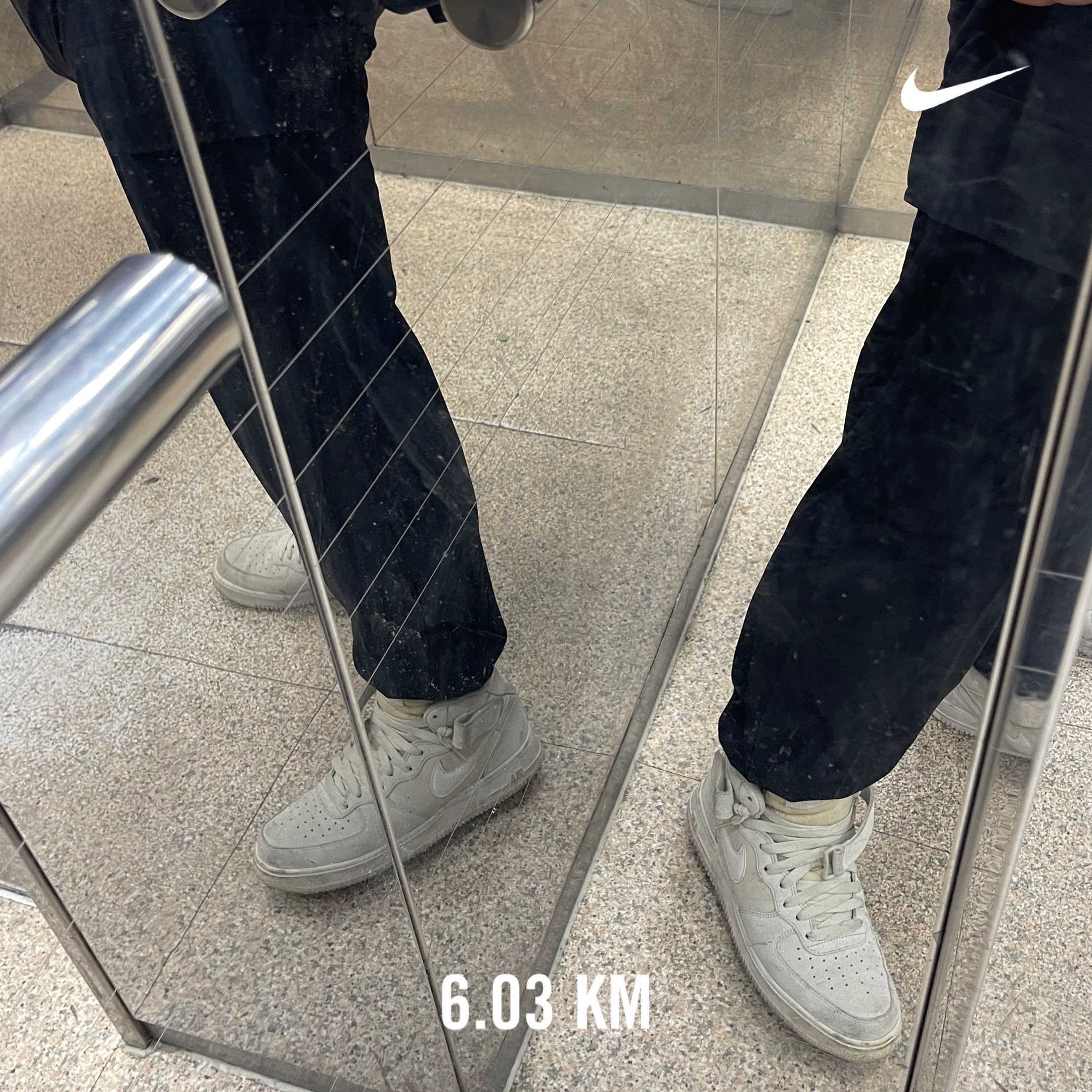 Nike Air Force 1 Mid '07 Pearl White 착용 스타일