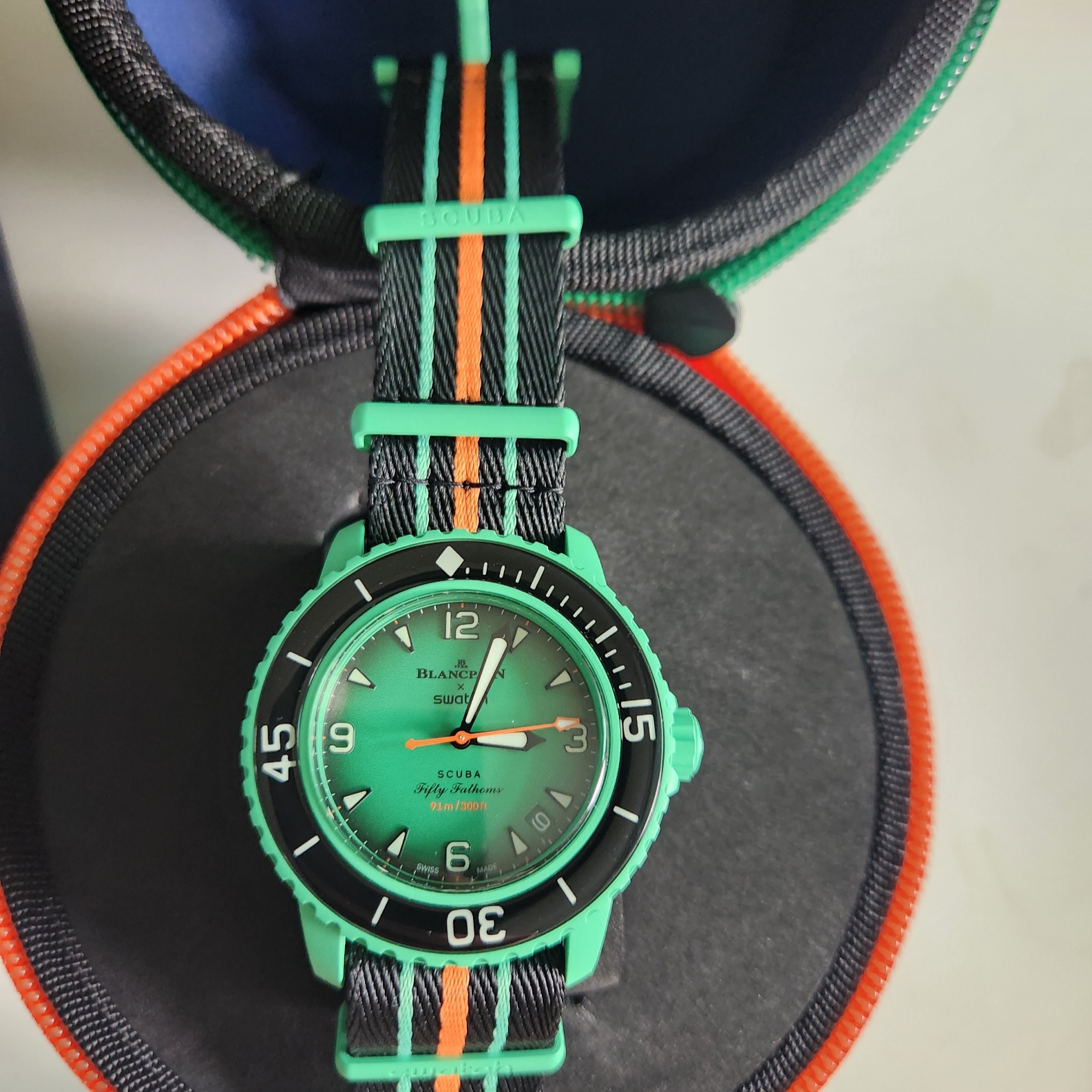 Swatch x Blancpain Bioceramic Indian Ocean 착용 스타일 - 3
