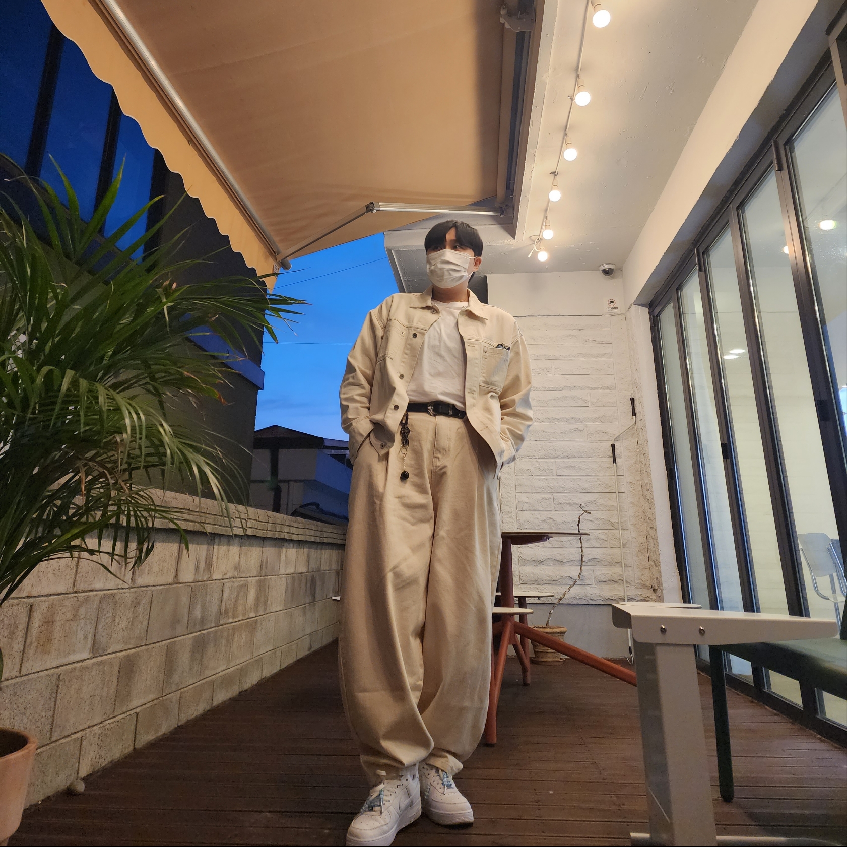 Stussy 8 Ball Keychain Black, Nike x Drake Nocta Air Force 1 Low SP Certified Lover Boy White 착용 스타일 - 1