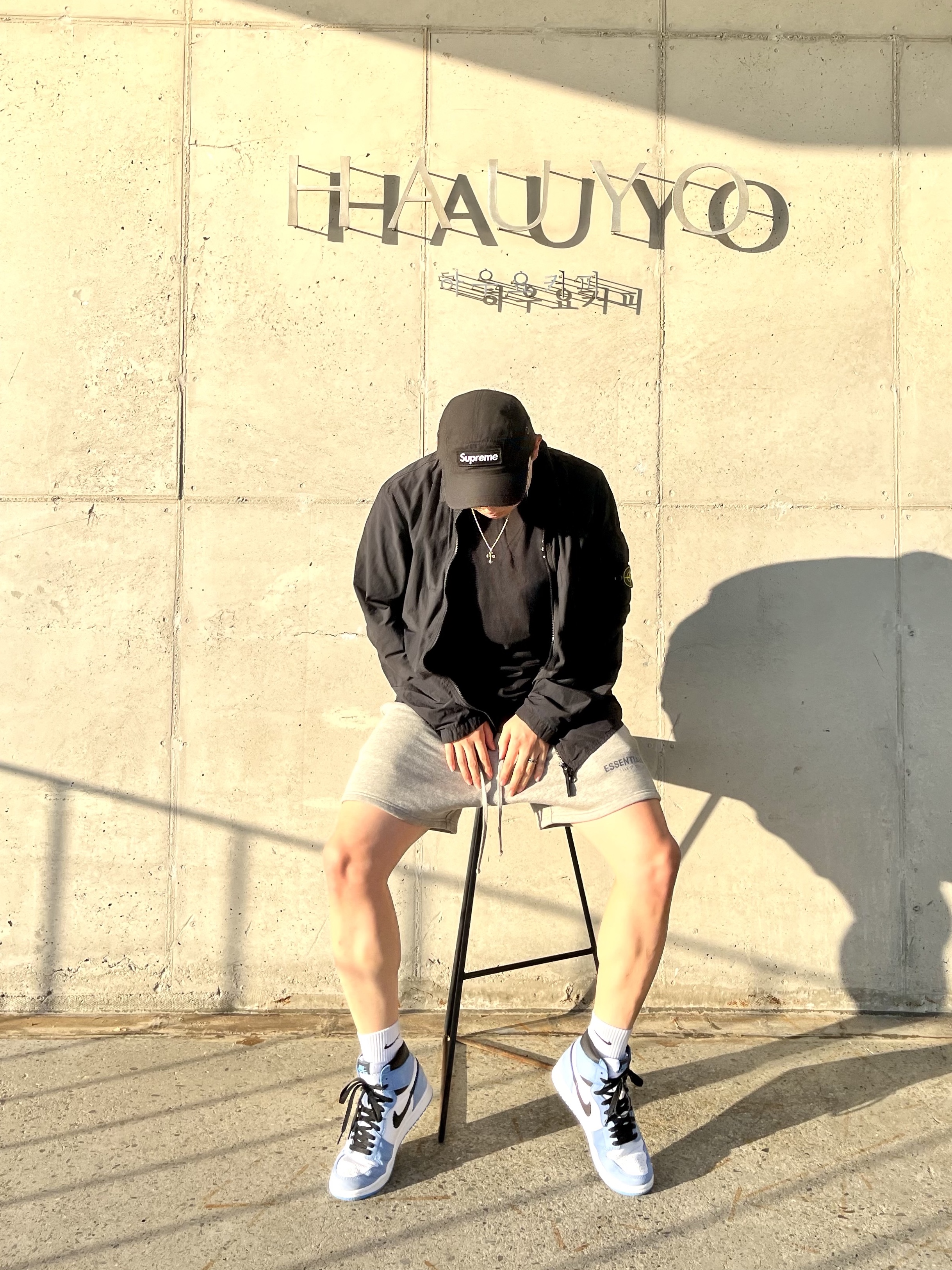 Stone Island 10502 Naslan Light Garment Dyed Overshirt Black - 22SS, Jordan 1 Retro High OG University Blue 착용 스타일