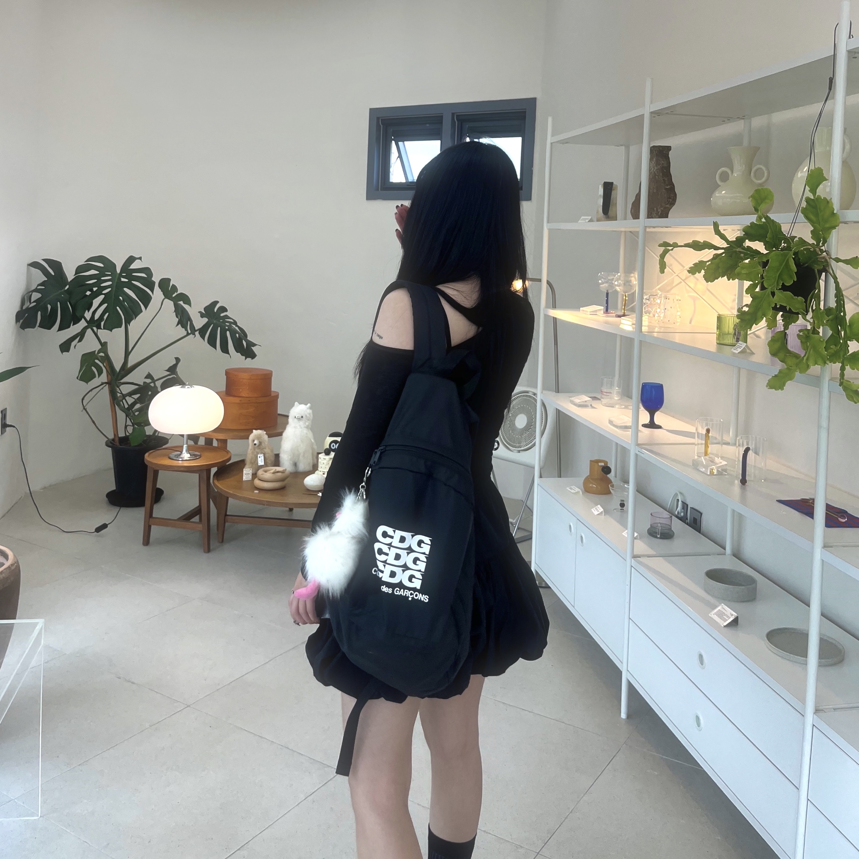 CDG Backpack Black, Cosymosy Ugly Bird Keyring White 착용 스타일