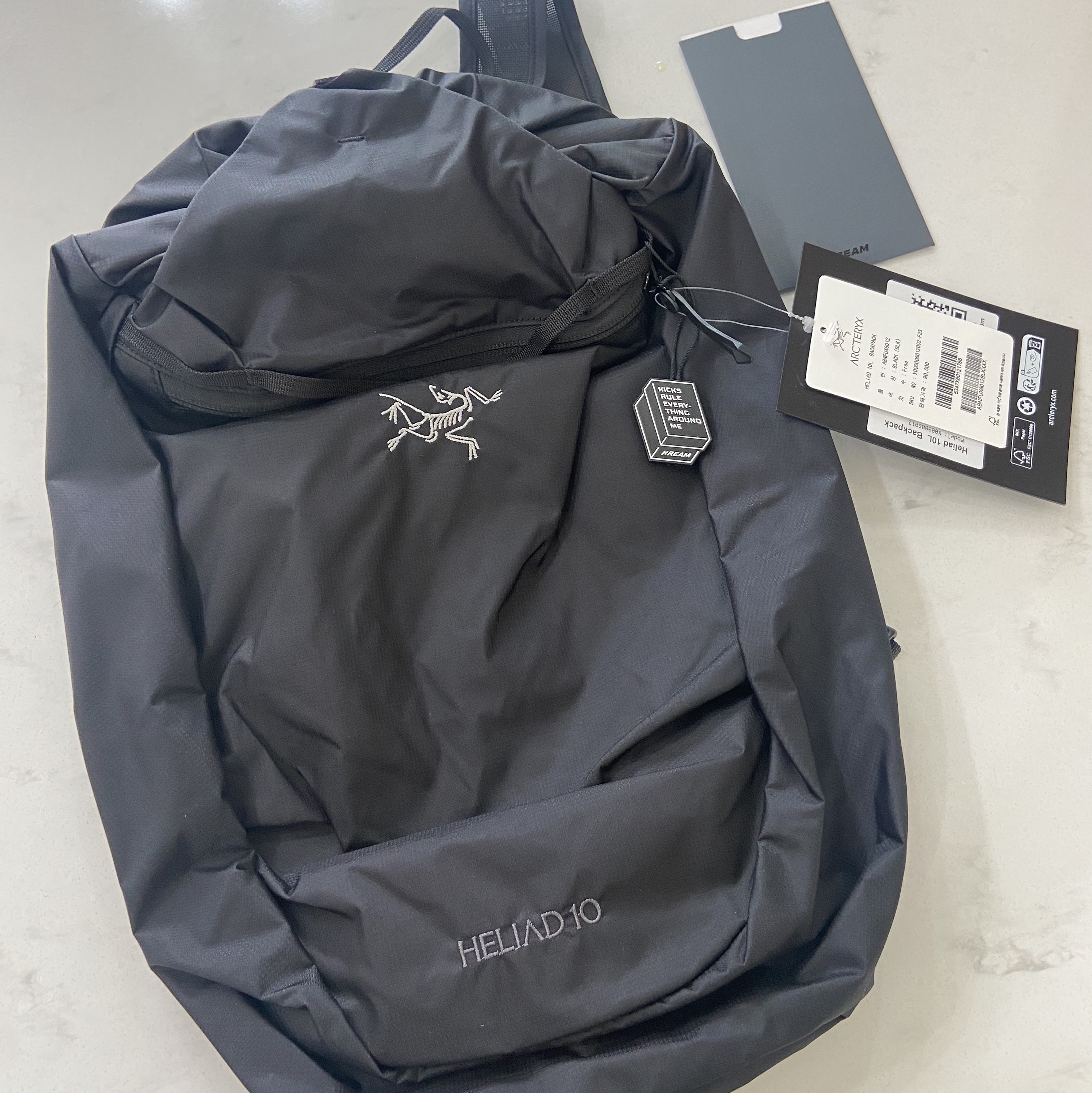 Arc'teryx Heliad 10 Backpack Black 착용 스타일