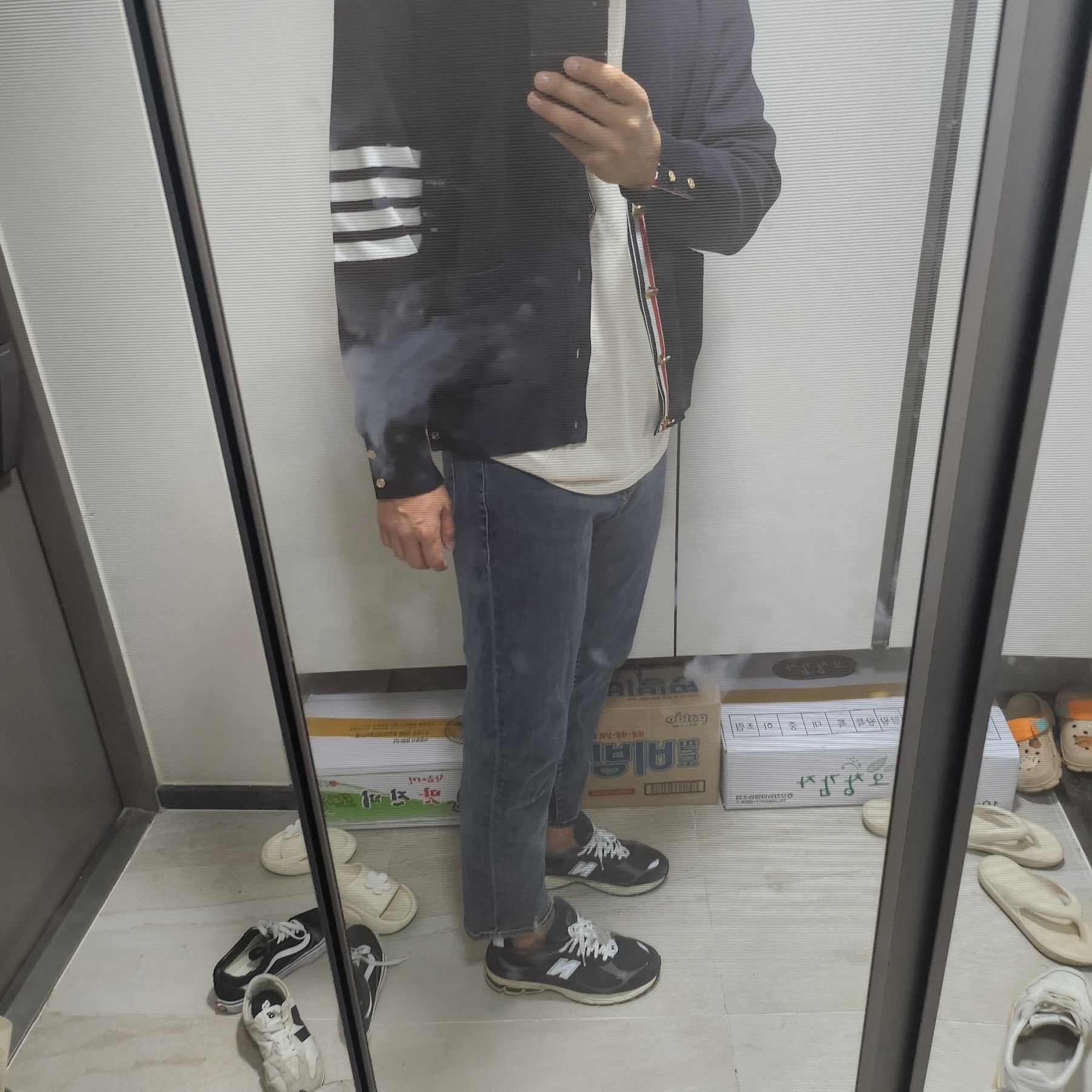 Thom Browne Milano Stitch 4-Bar Cardigan Navy 착용 스타일
