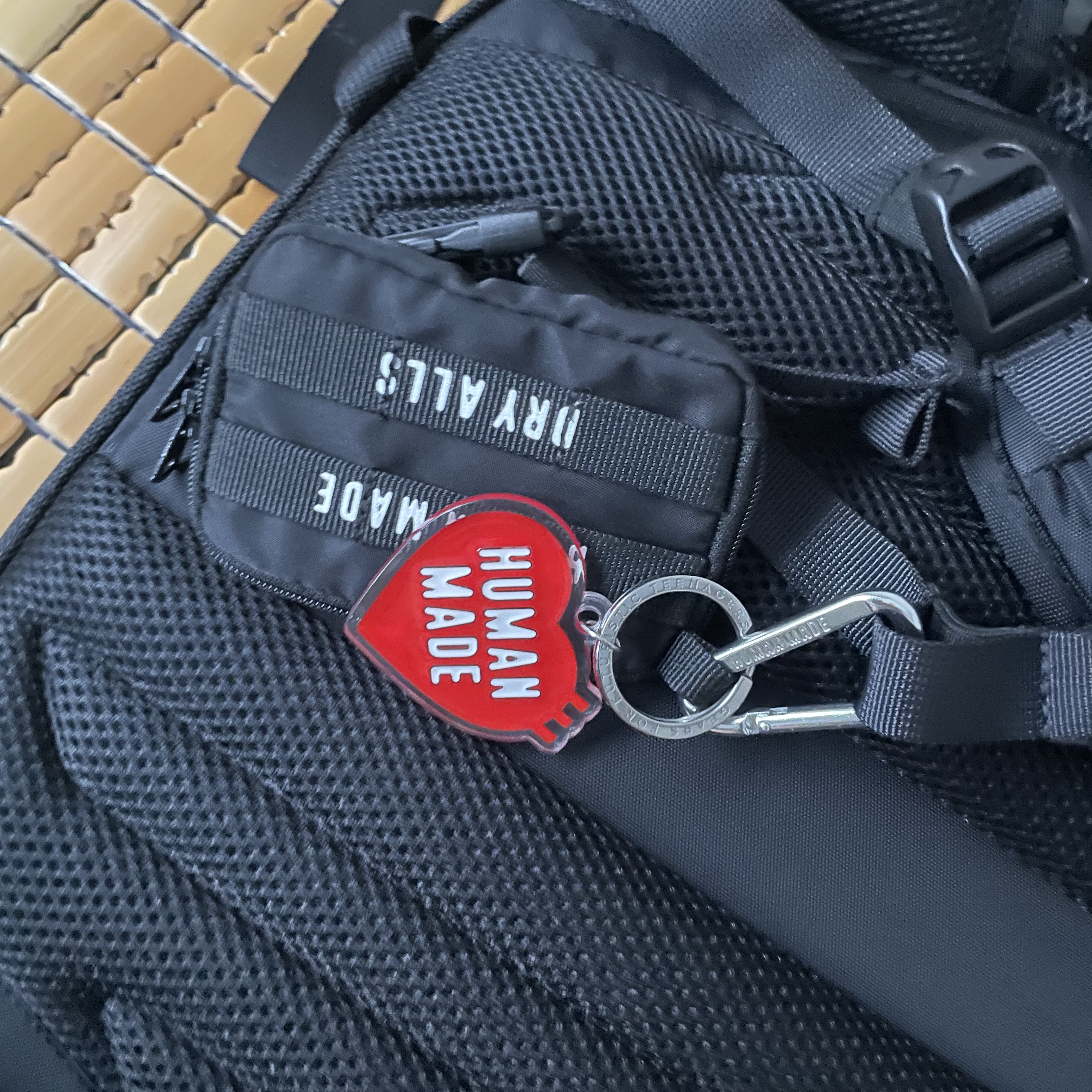Human Made Heart Keyring Red 착용 스타일