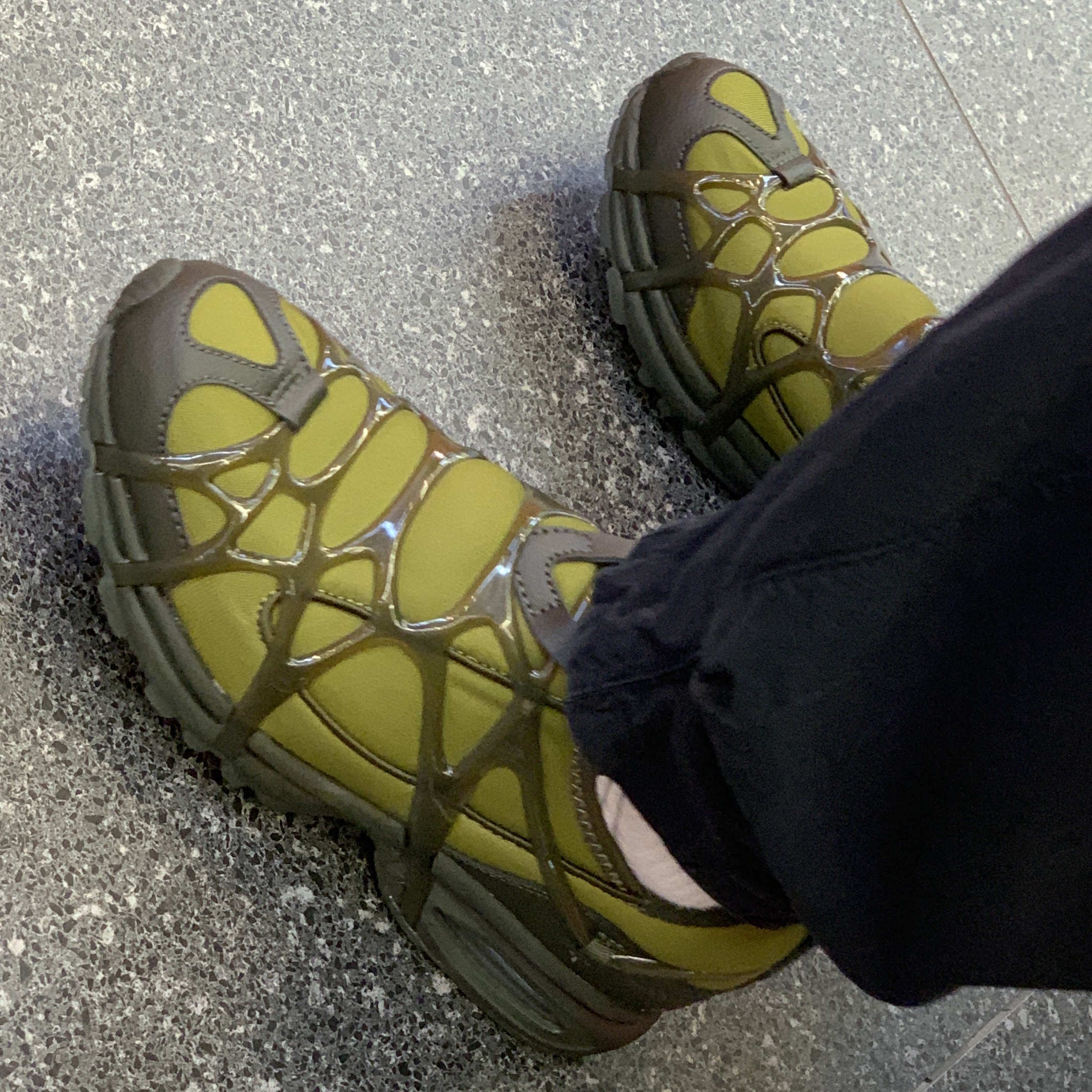 Nike Air Kukini Pilgrim Sequoia 착용 스타일 - 2