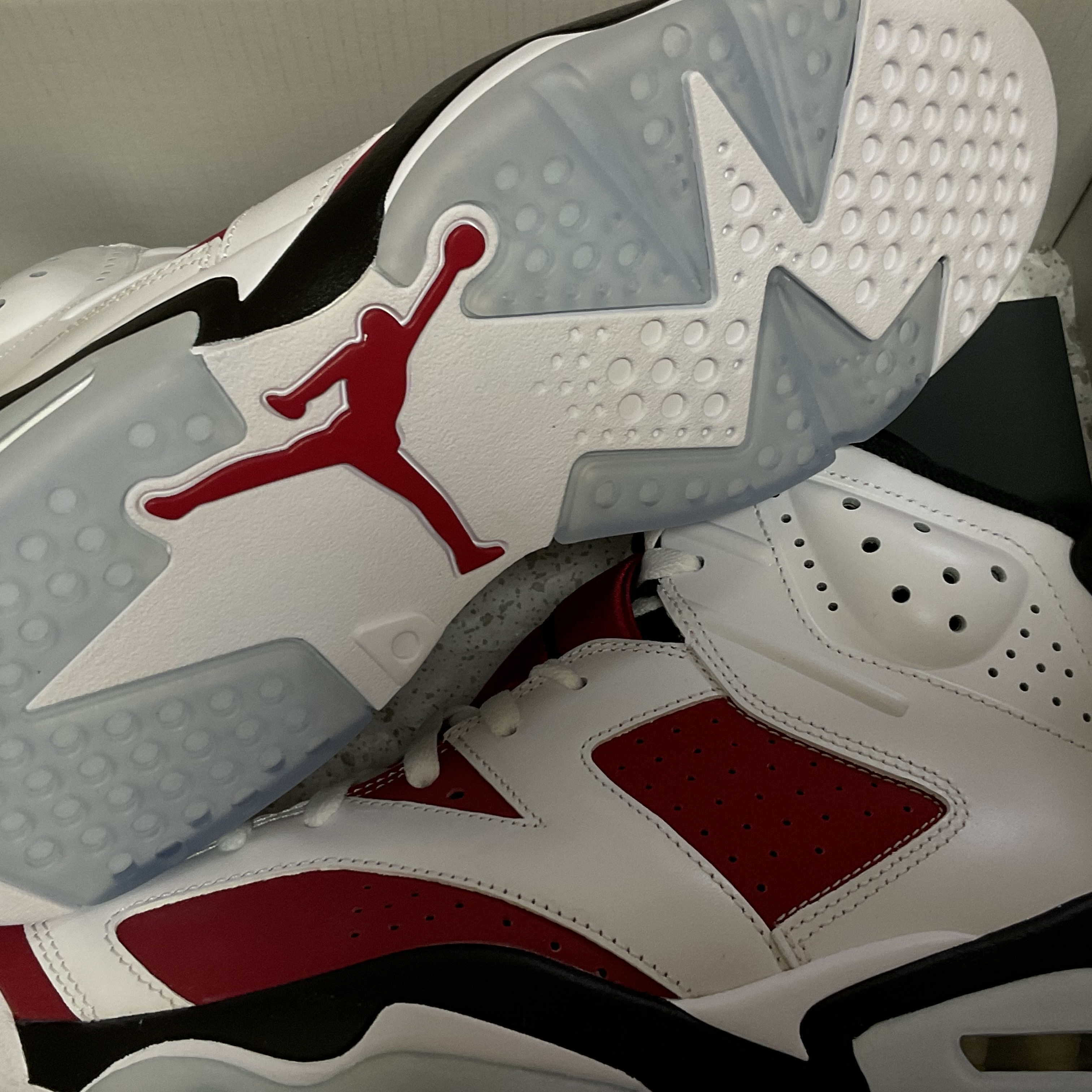 Jordan 6 Retro Carmine 2021 착용 스타일 - 1