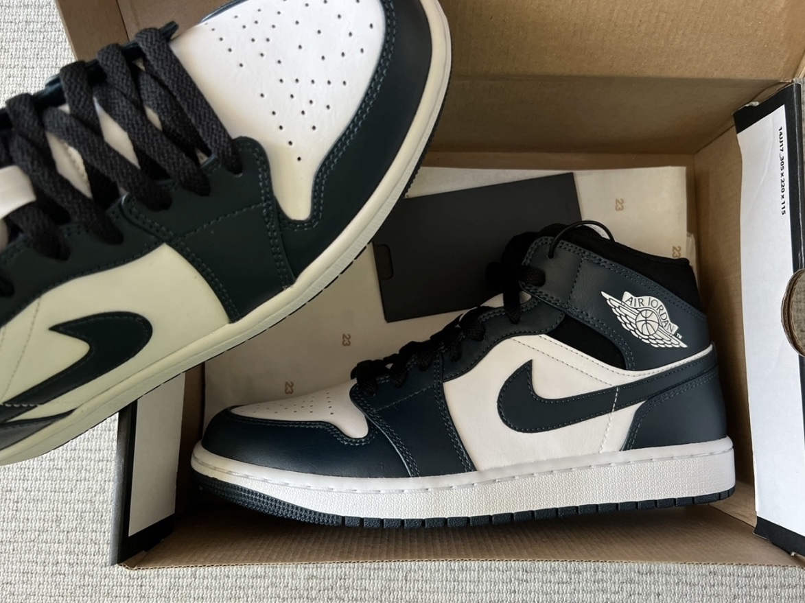 Jordan 1 Mid Dark Teal 착용 스타일
