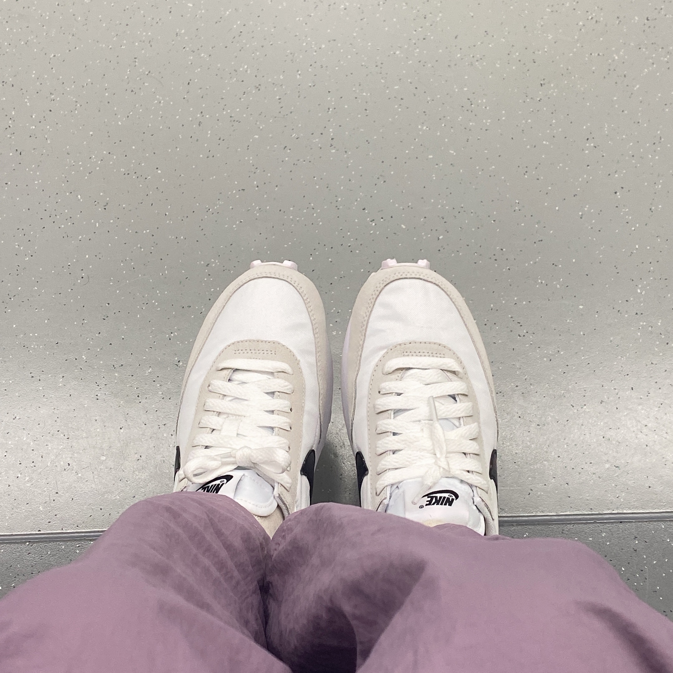 (W) Nike Daybreak Summit White Black 착용 스타일 - 1